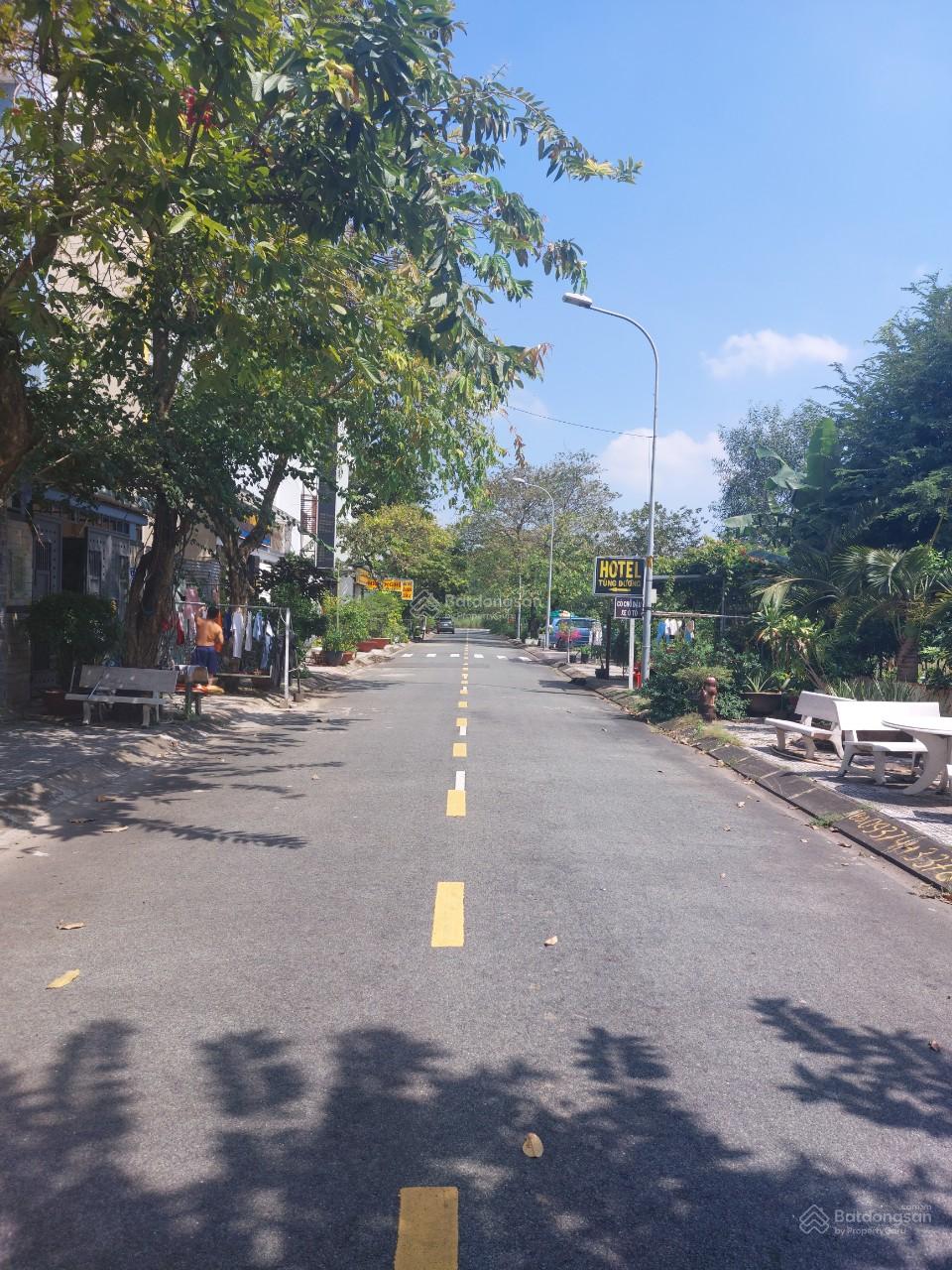 Bán lô đất sát Trường Đại Học UMT tại cát lái.Quận 2.DT 7x20m(140m2) giá 65 tr/m2.