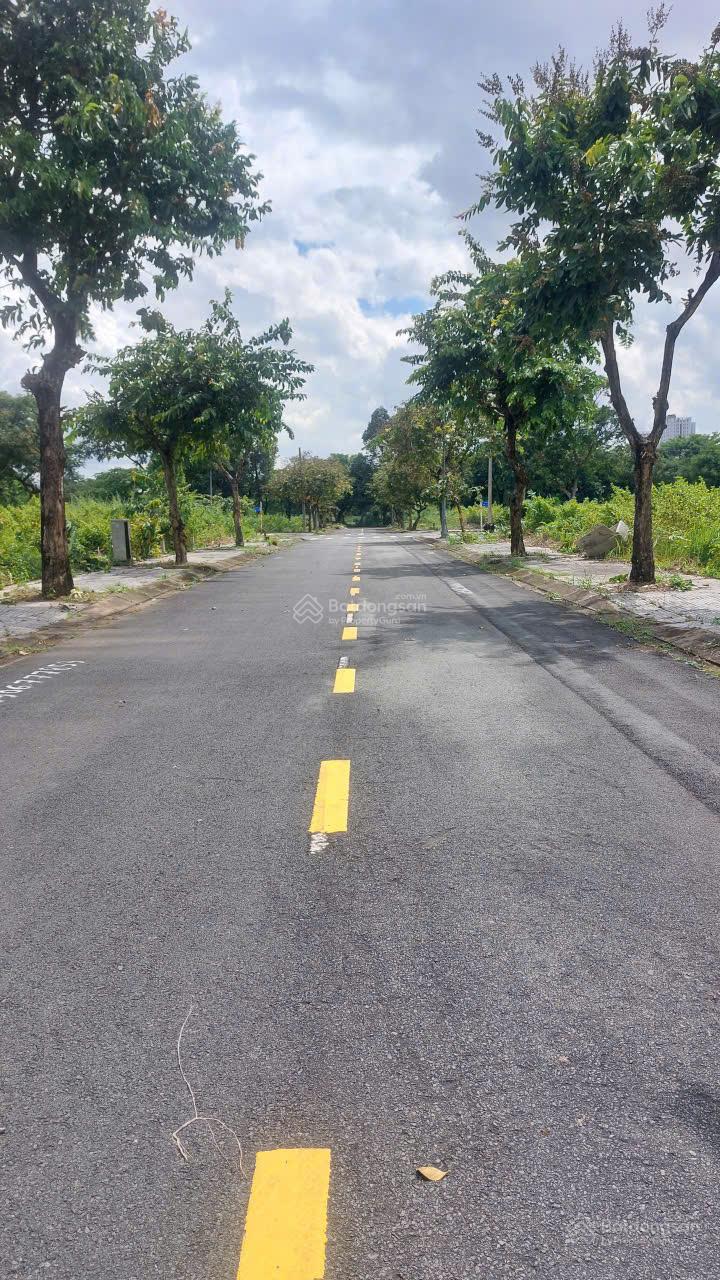 Bán lô đất khu Phú Gia tại cát lái. INVESCO.Quận 2.DT 7x17m(119m2) giá 70 tr/m2.