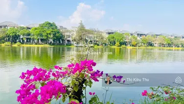 Siêu vip nhà phố mặt view hồ sinh thái đường 25m nhà thô dễ decor theo ý dt 5x20m 3 lầu giá 26 tỷ