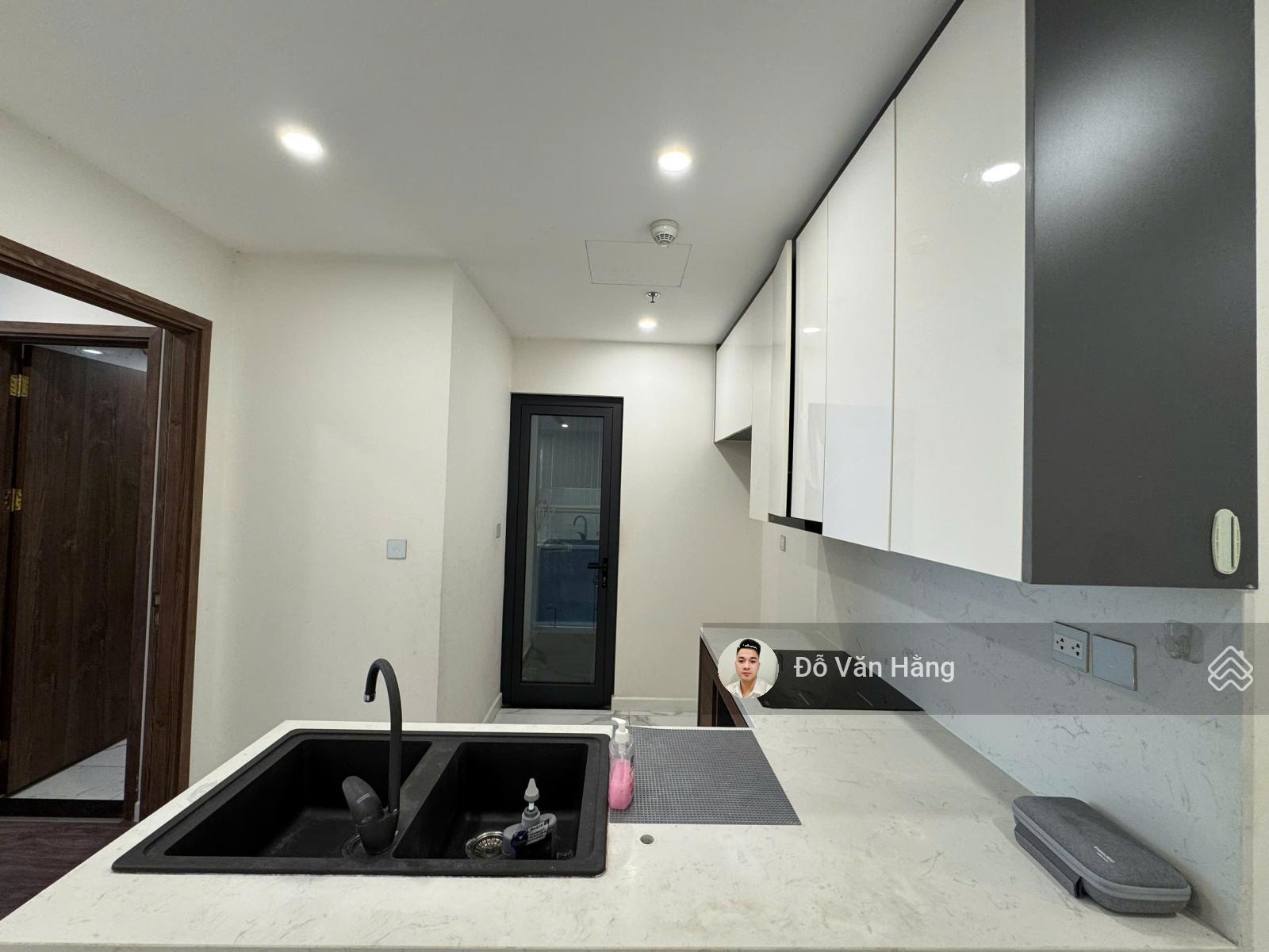 Cho thuê nhanh căn hộ 2 ngủ đồ cơ bản Sunshine City 80m2 giá 16tr/tháng, vào ở được ngay