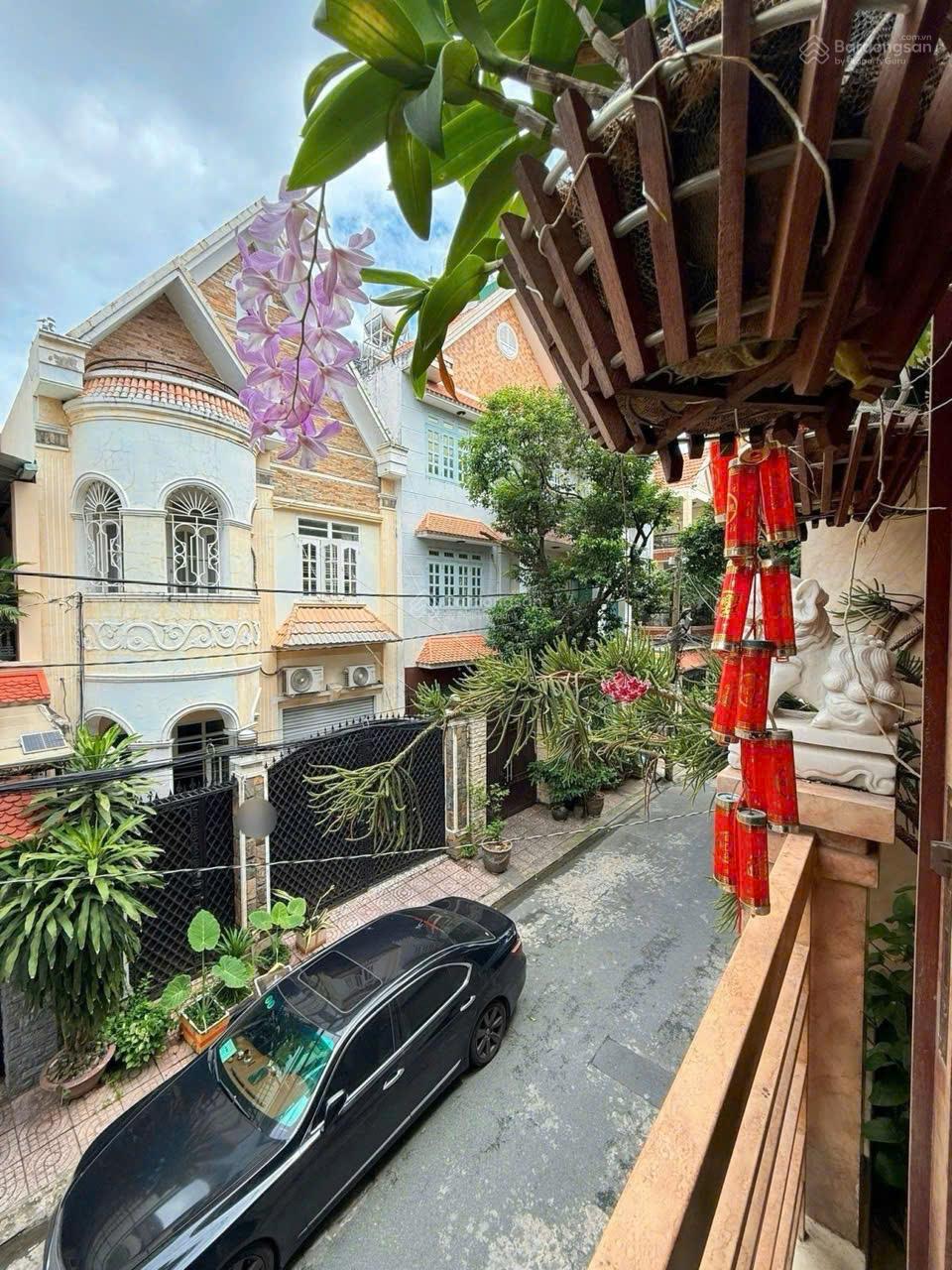 (NEW) HẺM XE HƠI 8M - Bán toà nhà 4 tầng đường Nhất Chi Mai P.13(56m2) ngang 4.1m - nội thất gỗ xịn