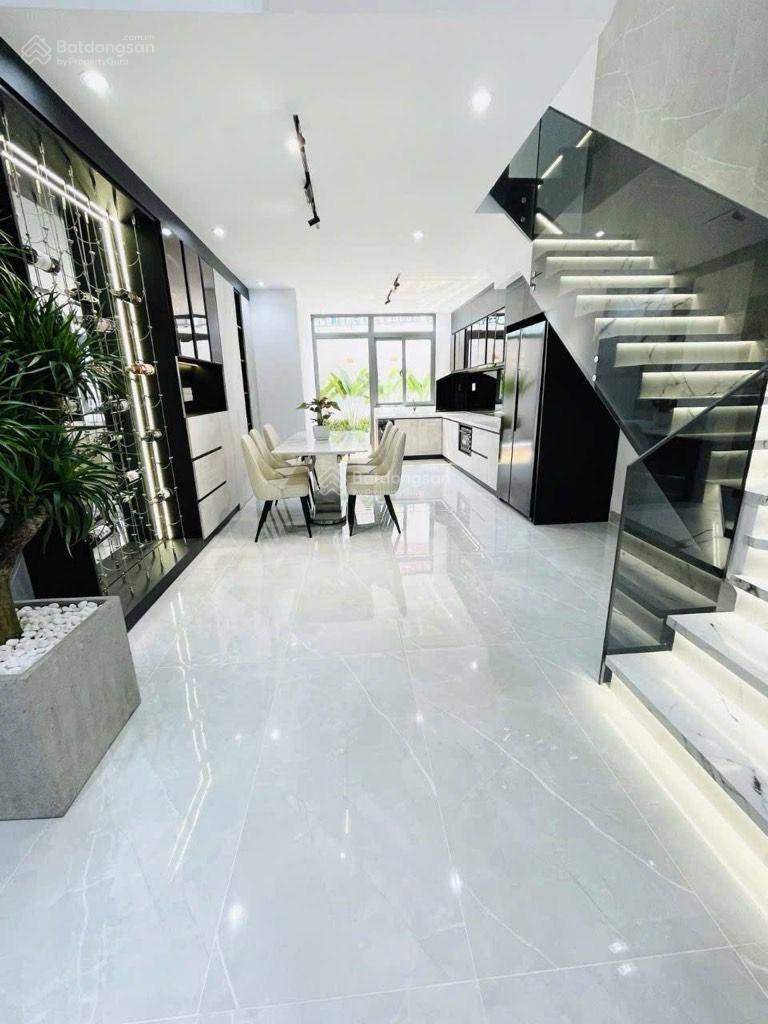 ĐẸP NHẤT Q7 - 85M2 - 4 TẦNG - XE HƠI - CẠNH LOTTE QUẬN 7 - CHỈ 8 TỶ