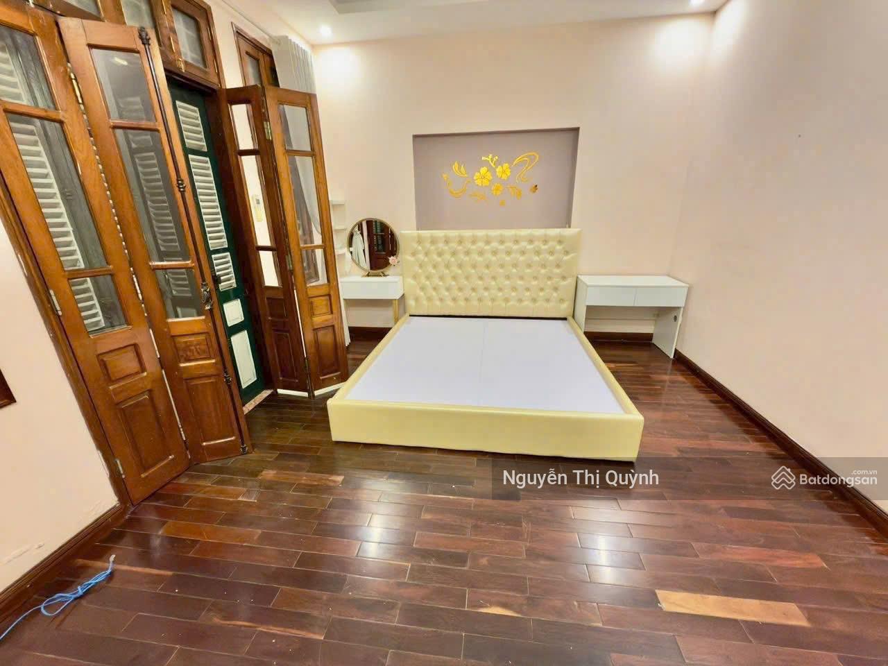 Nhà phân lô phố Trần Quốc Hoàn. Đường 2 oto tránh. 60m2 x 5T. MT: 4.8m. Giá 23.5 tỷ (CTL)