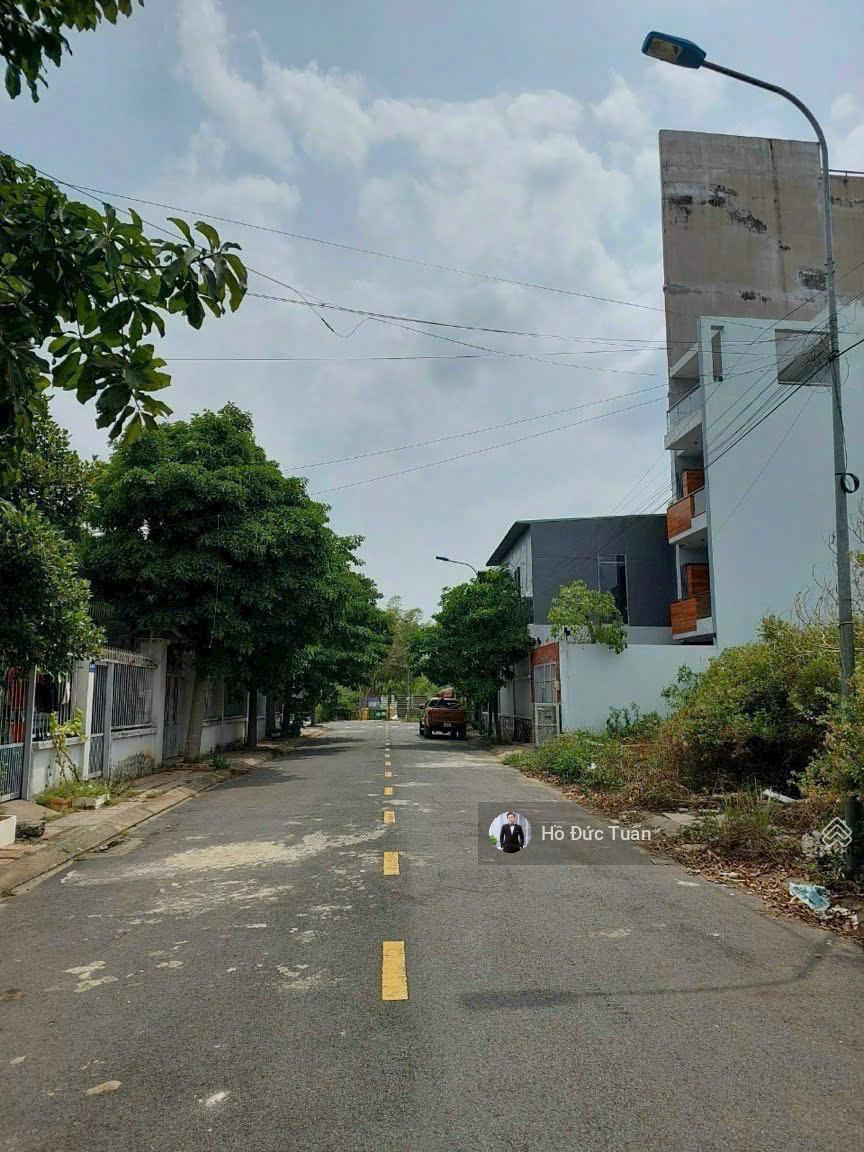 Bán đất tại Bưng Ông Thoàn, 6,15 tỷ, 95m2, giá tốt thuộc dự án Vạn Phát Đạt