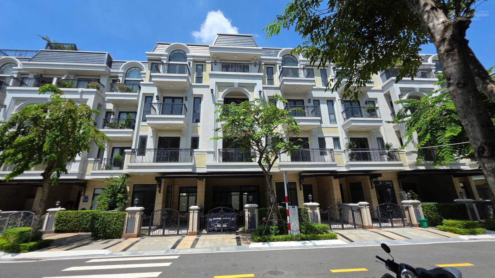 Bán The Classia giá rẻ nhất khu dt 5x18m.