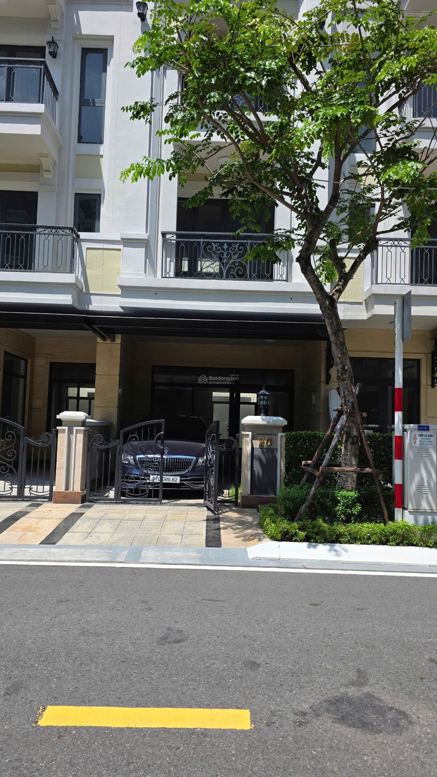 Bán The Classia giá rẻ nhất khu dt 5x18m.