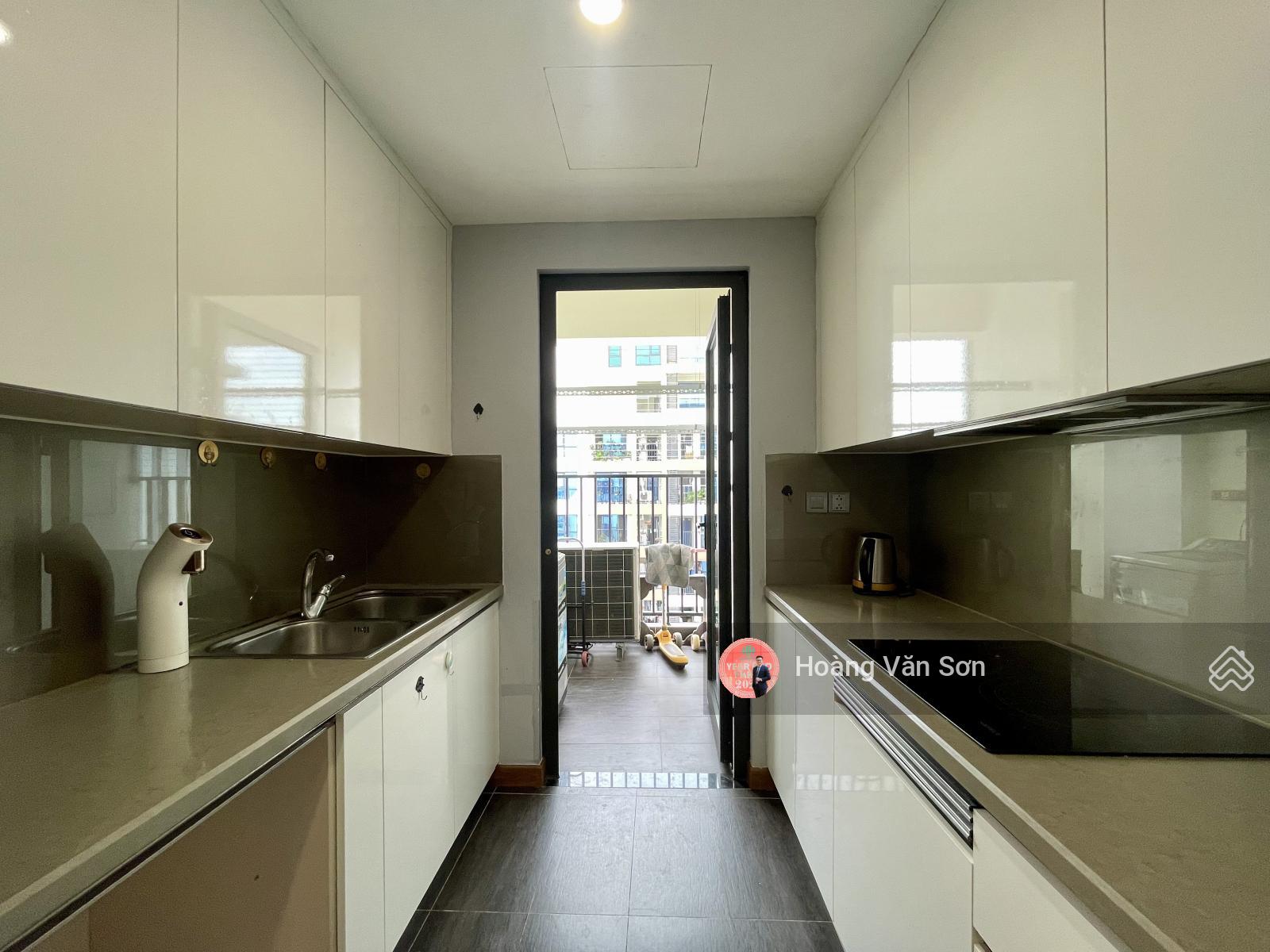 Gia đình cần bán nhanh 2PN 2WC 6th Element căn góc 87m2 hướng Nam như hình trước tết để đi định cư