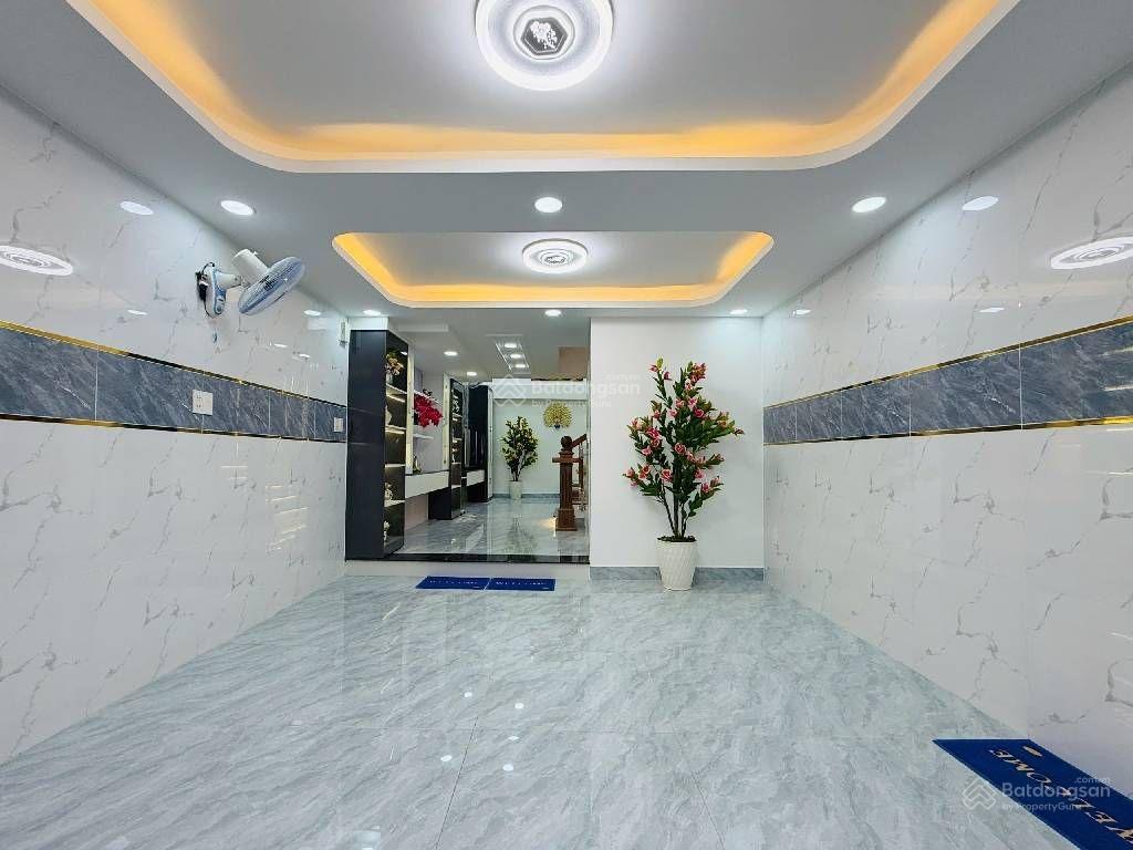 DÃY NHÀ 5 TẦNG MỚI XÂY ĐỒNG BỘ SANG TRỌNG - Ô TÔ ĐỖ CỔNG - TẶNG NỘI THẤT CAO CẤP- NGAY EMART 2