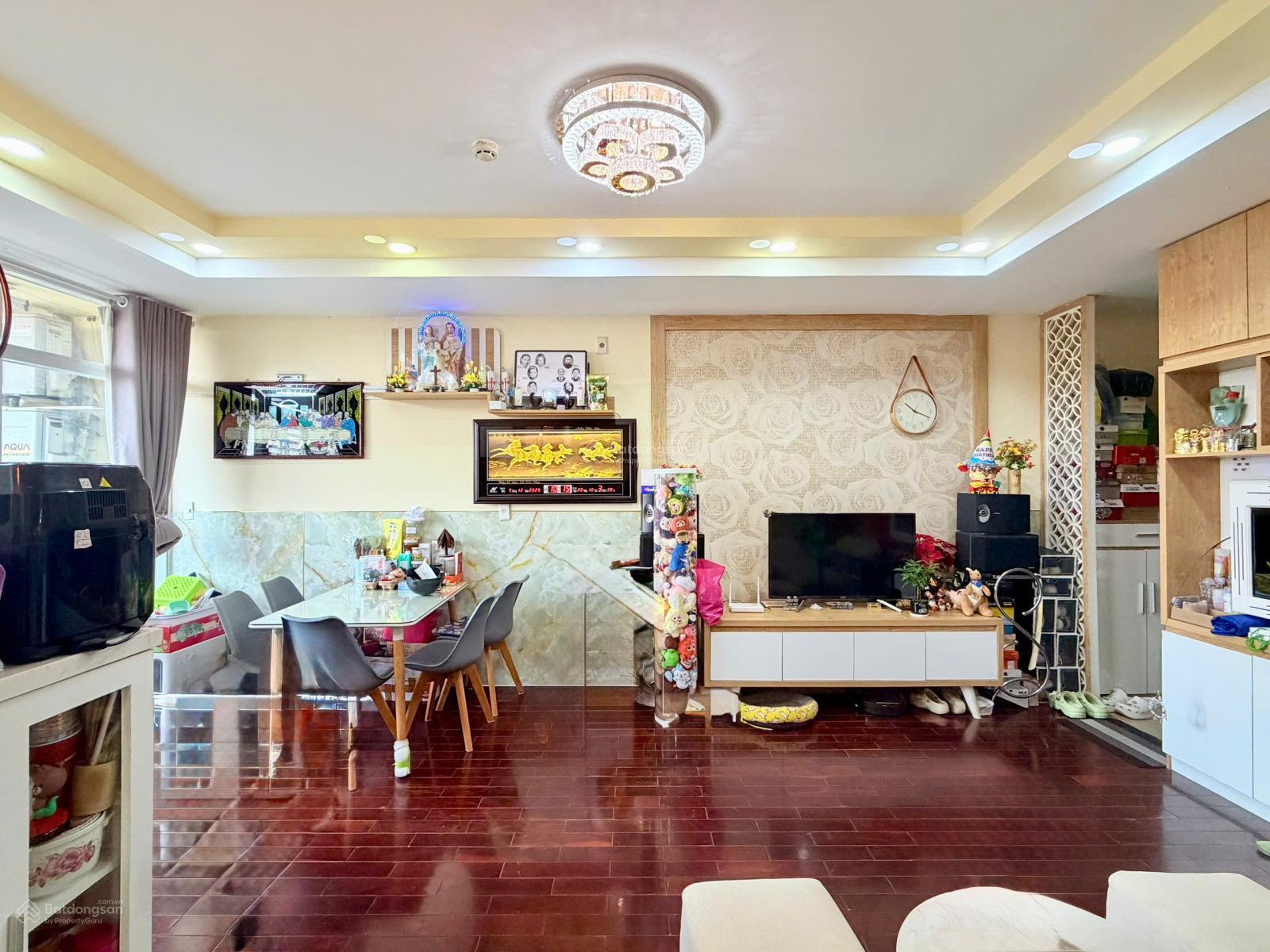 Căn góc 83m2 Hoàng Kim sổ hồng sẵn, full nội thất, TT 950tr ở ngay Căn góc 83m2 Hoàng Kim sổ hồng sẵn, full nội thất, TT 950tr ở ngay