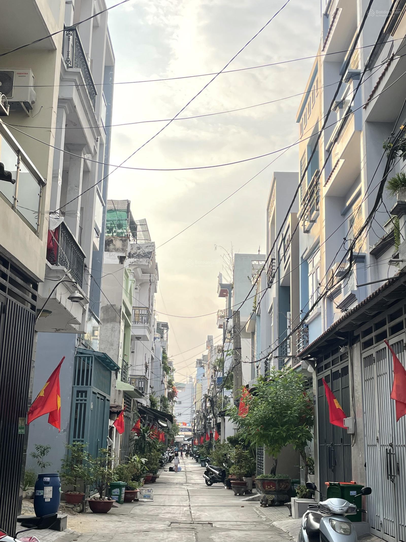 Chính chủ 4x12m nở hậu 5m 3tấm ngay chợ Bình Thành