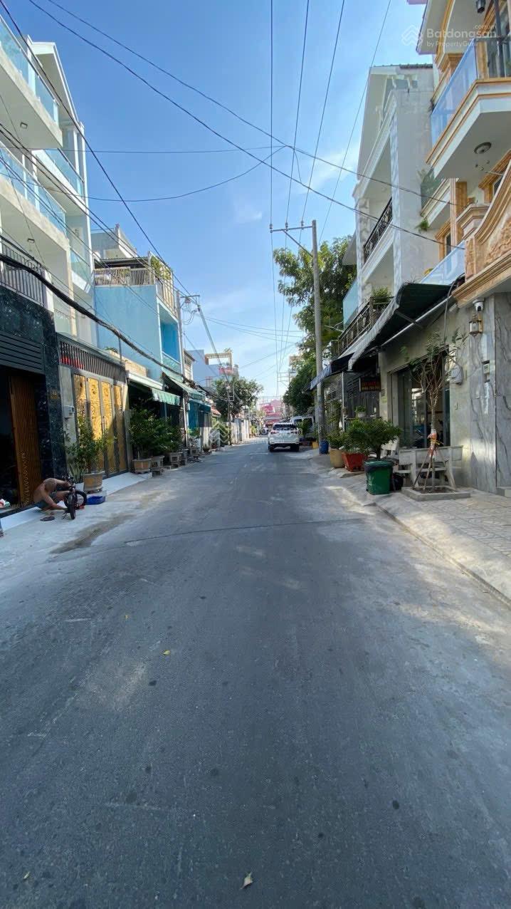 Bình Hưng Hòa A - Bình Tân. Nhà cấp 4 - 140m2 ODT - cách MT Lê Văn Quới 50m. Đuờng nhựa 8m có lề