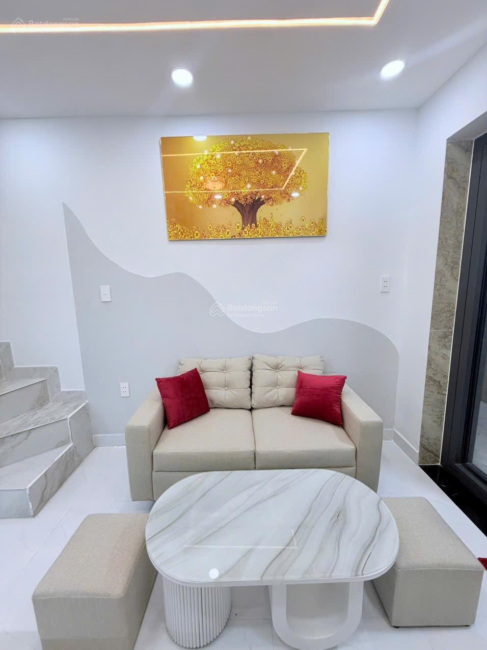 Nhà đẹp xây mới đúc bê tông. Địa chỉ: 151// Lũy Bán Bích Phường Phú Thạnh TPHCM