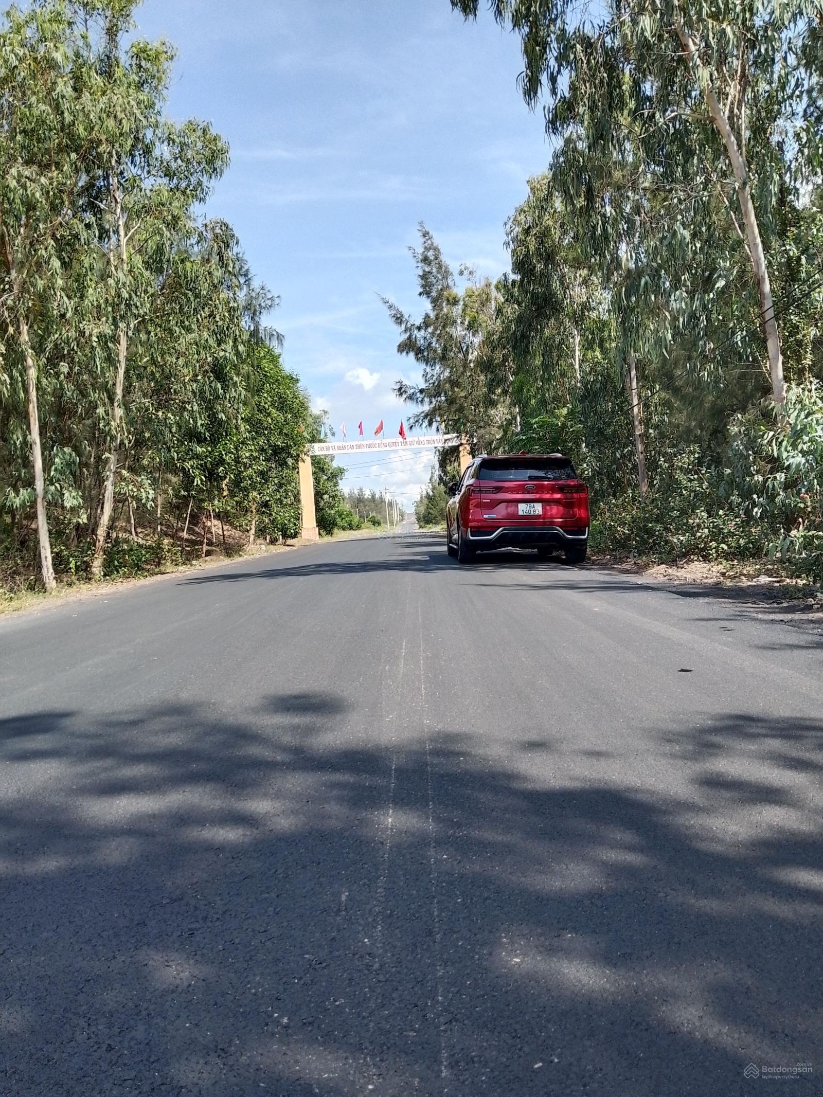 Đất biển Cù Lao Mái Nhà - nằm trên trục chính xuống bãi tắm Cù Lao Mái Nhà, cách biển 150m