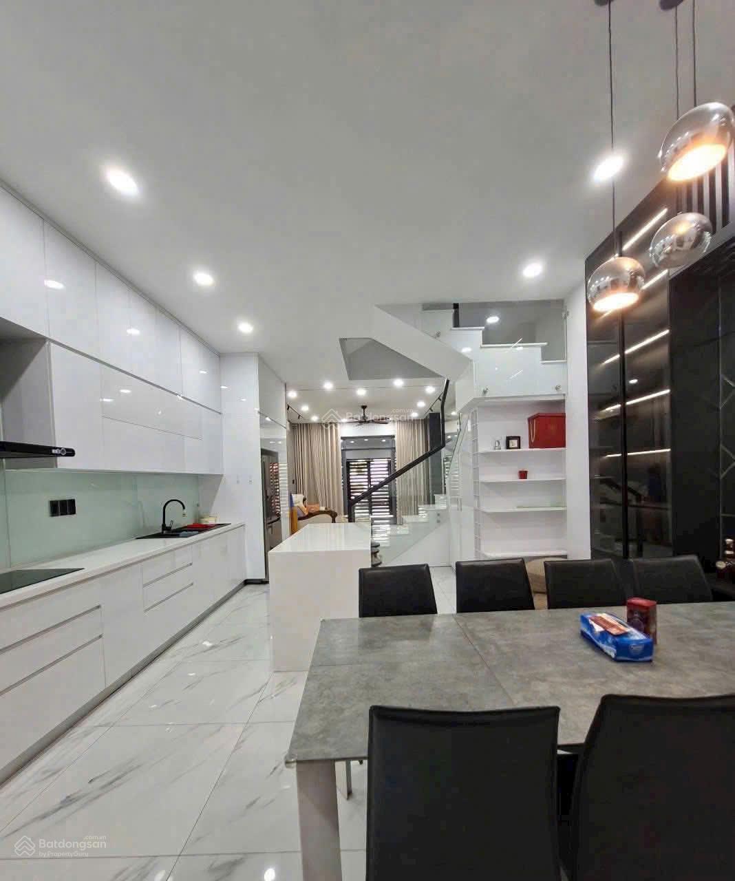 Nhà 1 trệt 3 lầu đã hoàn công trong trung tâm hành chính Dĩ An Nhà 1 trệt 3 lầu đã hoàn công trong trung tâm hành chính Dĩ An