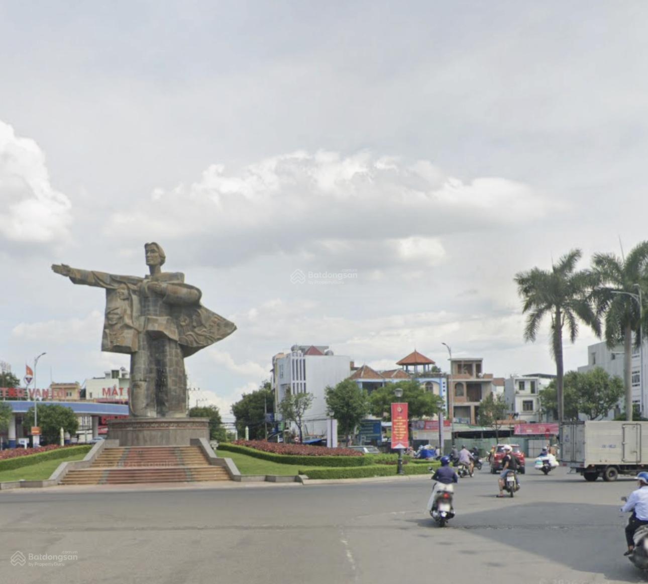 Đất 3 mặt tiền Điện Biên Phủ + Huỳnh Ngọc Huệ vs Cù Chính lan vs Cù Chính Lan, đối diện cây xăng