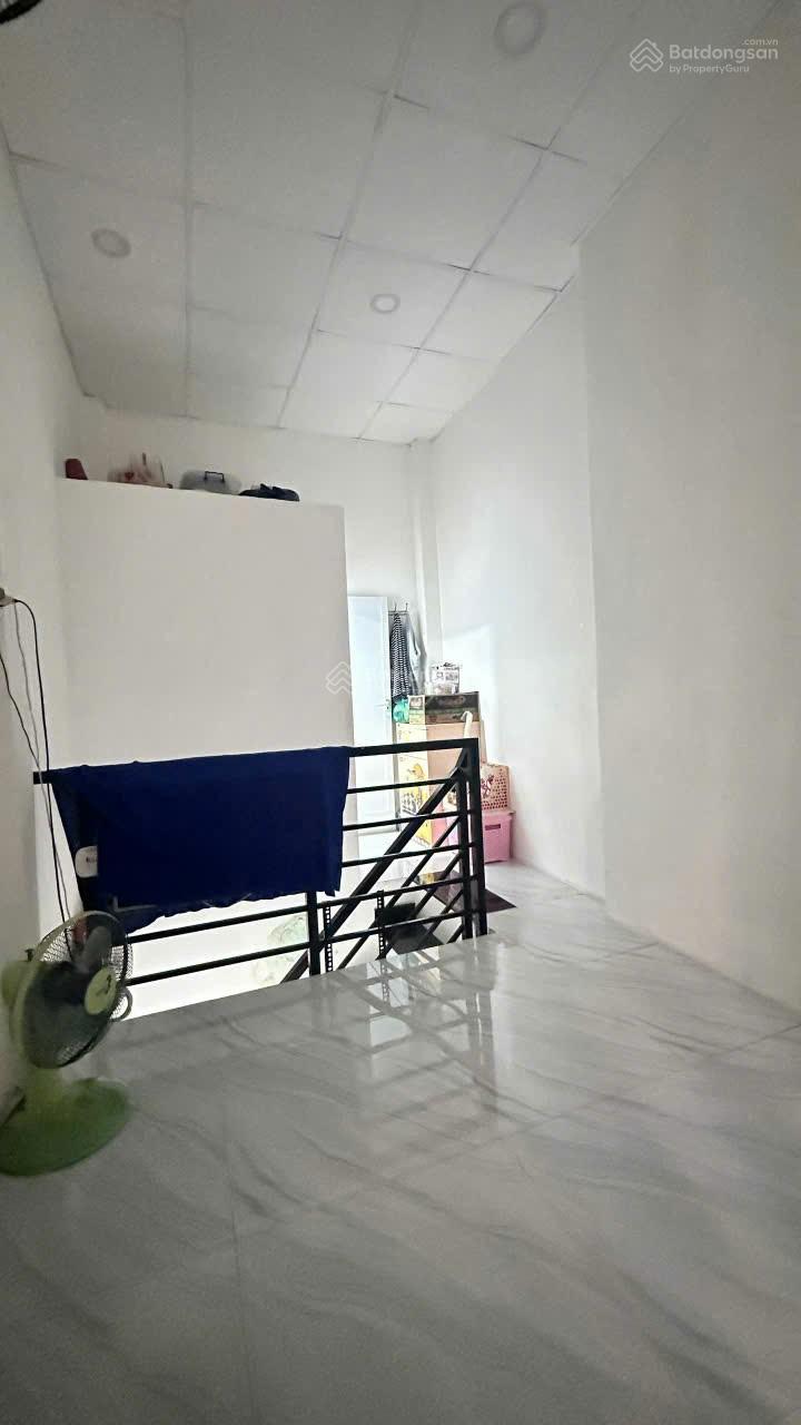 Hẻm xe hơi ngay khu VIP Phan Xích Long, ngang hơn 5m, nhà còn đẹp dưới 7tỷ Hẻm xe hơi ngay khu VIP Phan Xích Long, ngang hơn 5m, nhà còn đẹp dưới 7tỷ