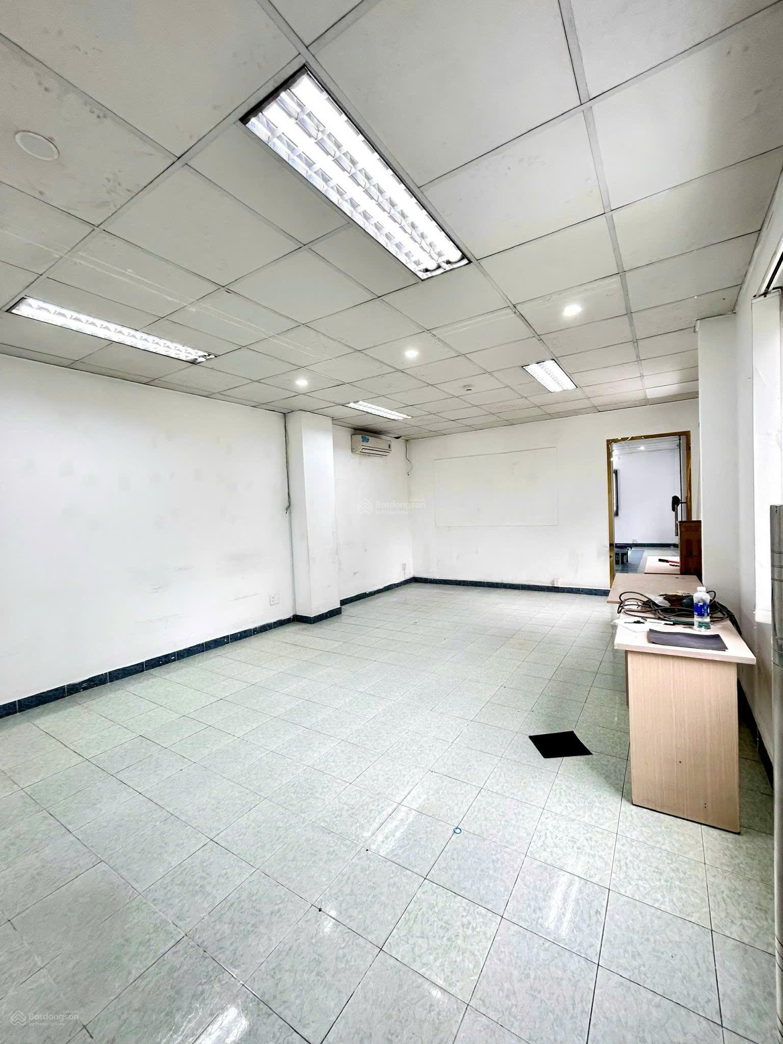 Văn phòng Q3 giá 11,8 triệu/tháng 60m2 tòa nhà VP mặt tiền Nam Kỳ Khởi Nghĩa