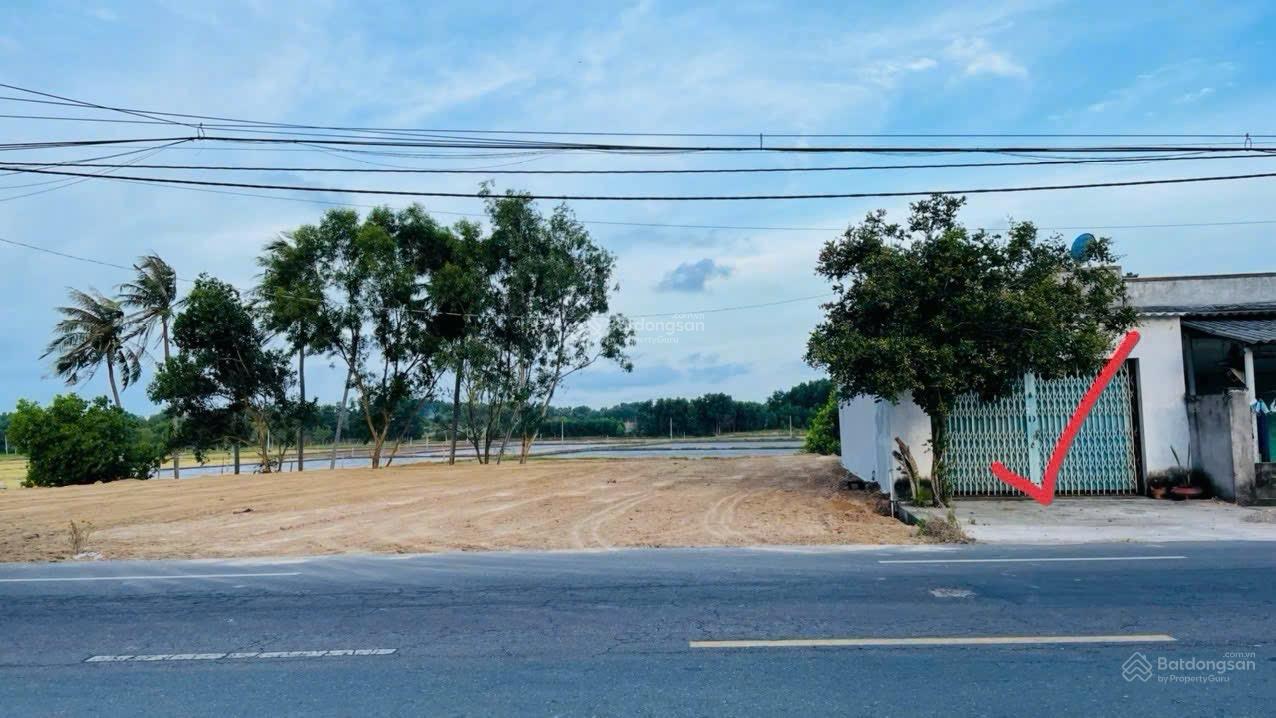 Mặt tiền đường ven biển 42m Vũng Tàu Bình Châu.
Giá bán: 4tỷ400tr DT: 215m2 (8mx26m)