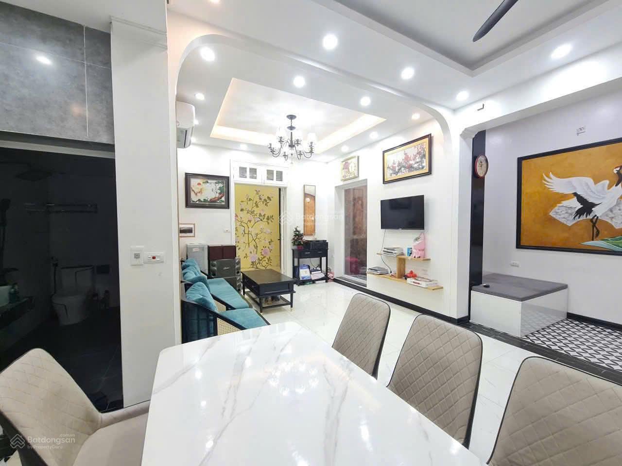 Bán nhà tập thể mặt phố Lý Nam Đế 110m2 9.5 tỷ Bán nhà tập thể mặt phố Lý Nam Đế 110m2 9.5 tỷ