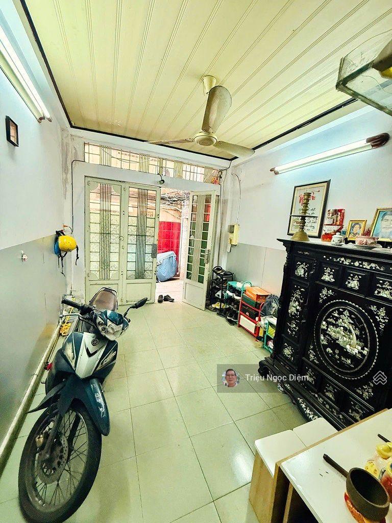 Khu vip quận 1 Nguyễn Thị Minh Khai 3 tầng ở ngay giá chỉ 8 tỷ