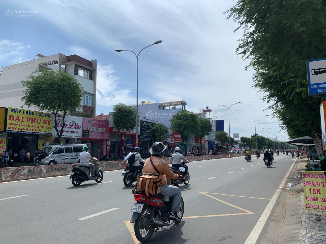 Cho thuê MTKD Lê Trọng Tấn ngay Đại Học Công Thương, DT: 8x20m, nhà 2 lầu, giá chỉ 60tr/tháng