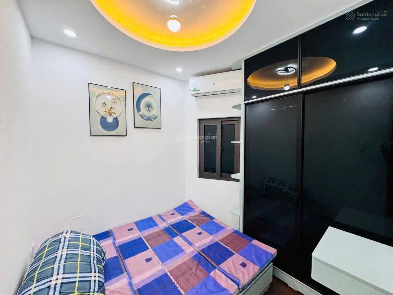 Bán nhà 4 tầng phố Đê La Thành 18m2, 3.6 tỷ