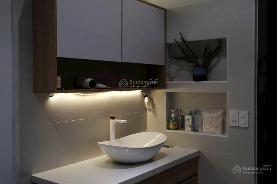 NHÀ MỚI ĐẸP ĐÃ HOÀN CÔNG CÓ SÂN ĐẬU OTO 7 CHỔ CÁCH CHỢ ĐÀ LẠT HỒ XUÂN HƯƠNG 2km