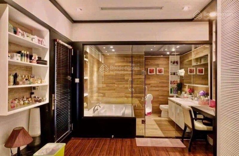 Chính chủ tôi cần bán gấp CC Royal City căn hộ cao cấp trung tâm Nguyễn Trãi 125m2 giá yêu