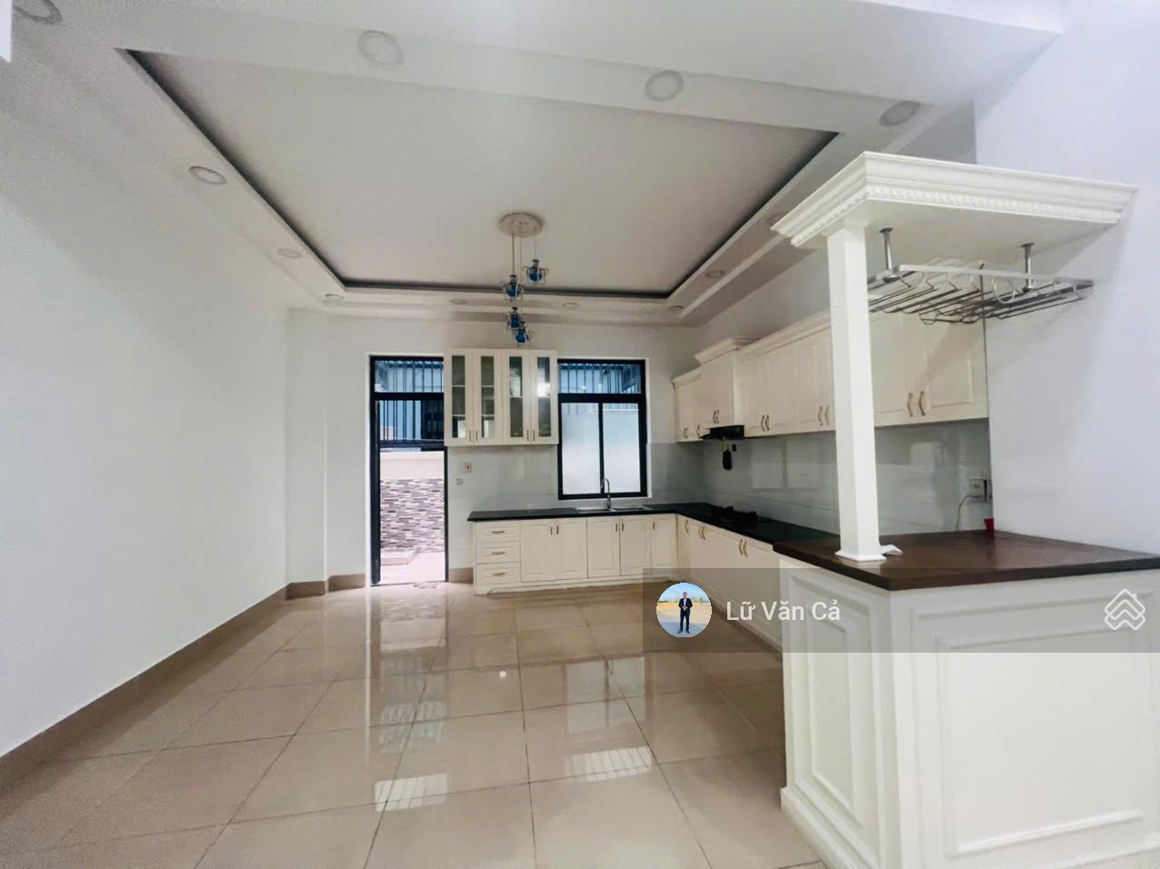 Cho thuê nhà phố view hồ Lakeview City, 30 triệu, 100m2, Phường Bình Trưng, HCM