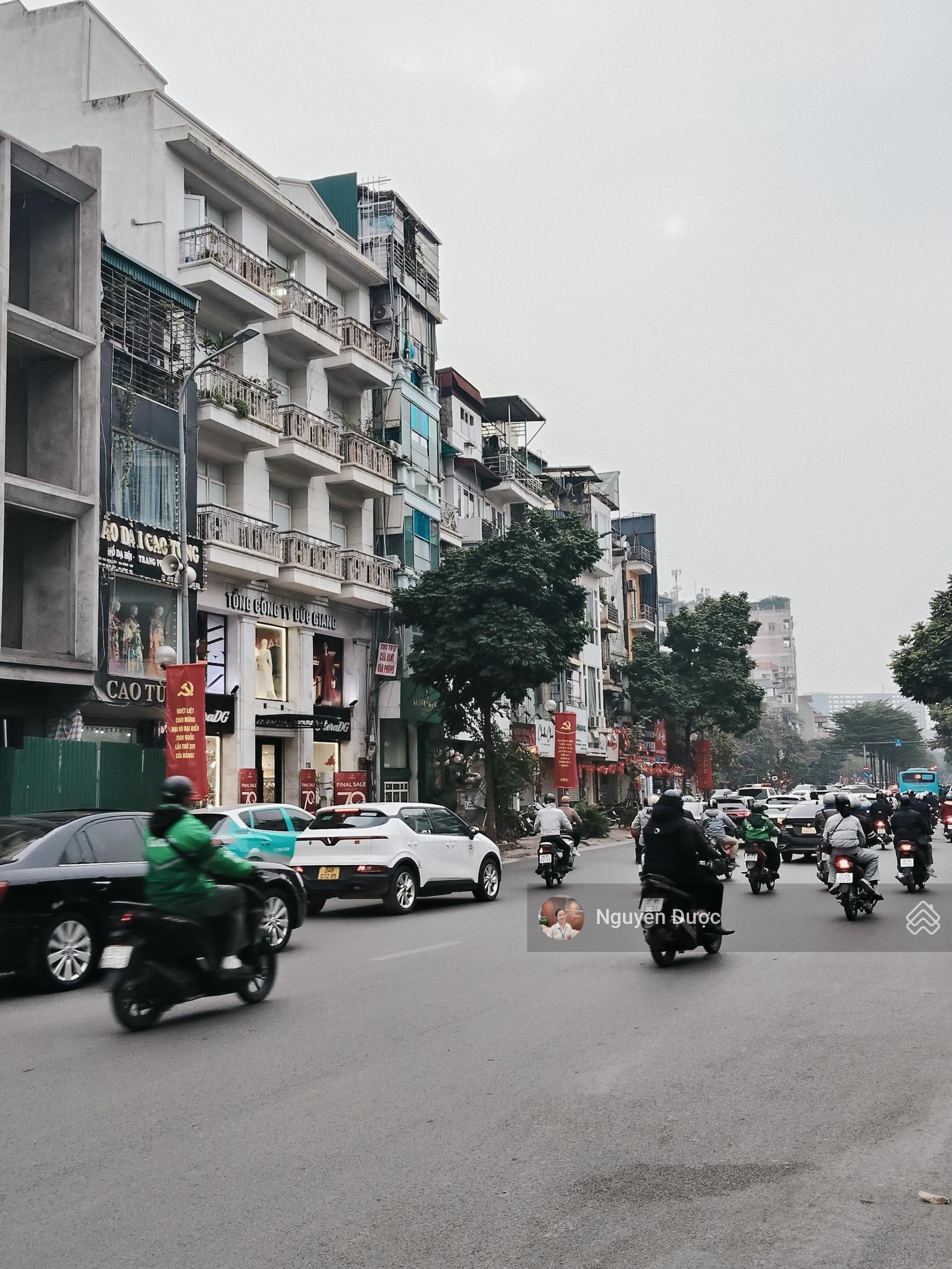 Mặt phố Trần Phú, Sơn Tây, Ba Đình, DT 78m2, MT 4.8m, 3 tầng, vị trí VIP, KD sầm uất chỉ 49 tỷ Mặt phố Trần Phú, Sơn Tây, Ba Đình, DT 78m2, MT 4.8m, 3 tầng, vị trí VIP, KD sầm uất chỉ 49 tỷ