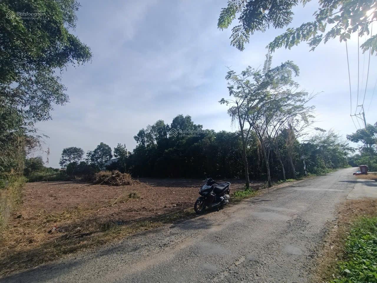 Đất 1/ ngắn đường Sông Lu, DT gần 1.600m2 (25m x 60m) - Thổ cư 300m2