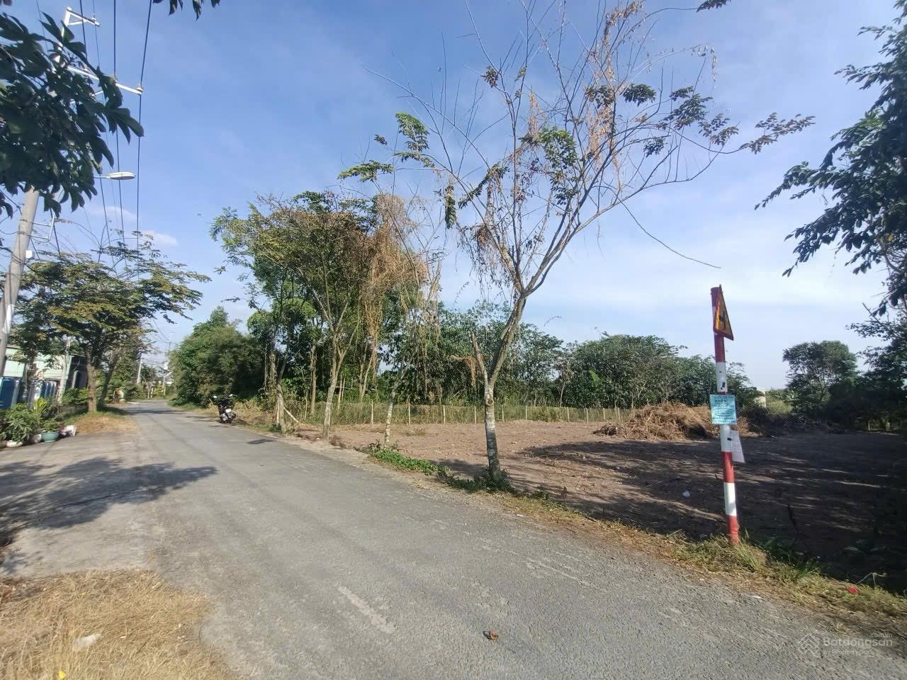 Đất 1/ ngắn đường Sông Lu, DT gần 1.600m2 (25m x 60m) - Thổ cư 300m2