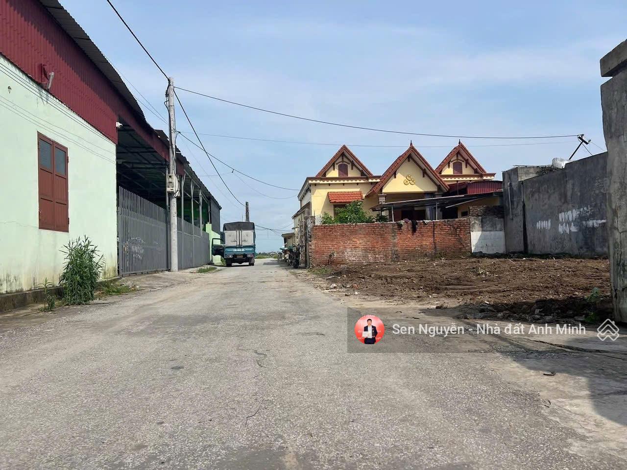 Mặt đường tại Xuân La - Thanh Sơn - Kiến Thụy