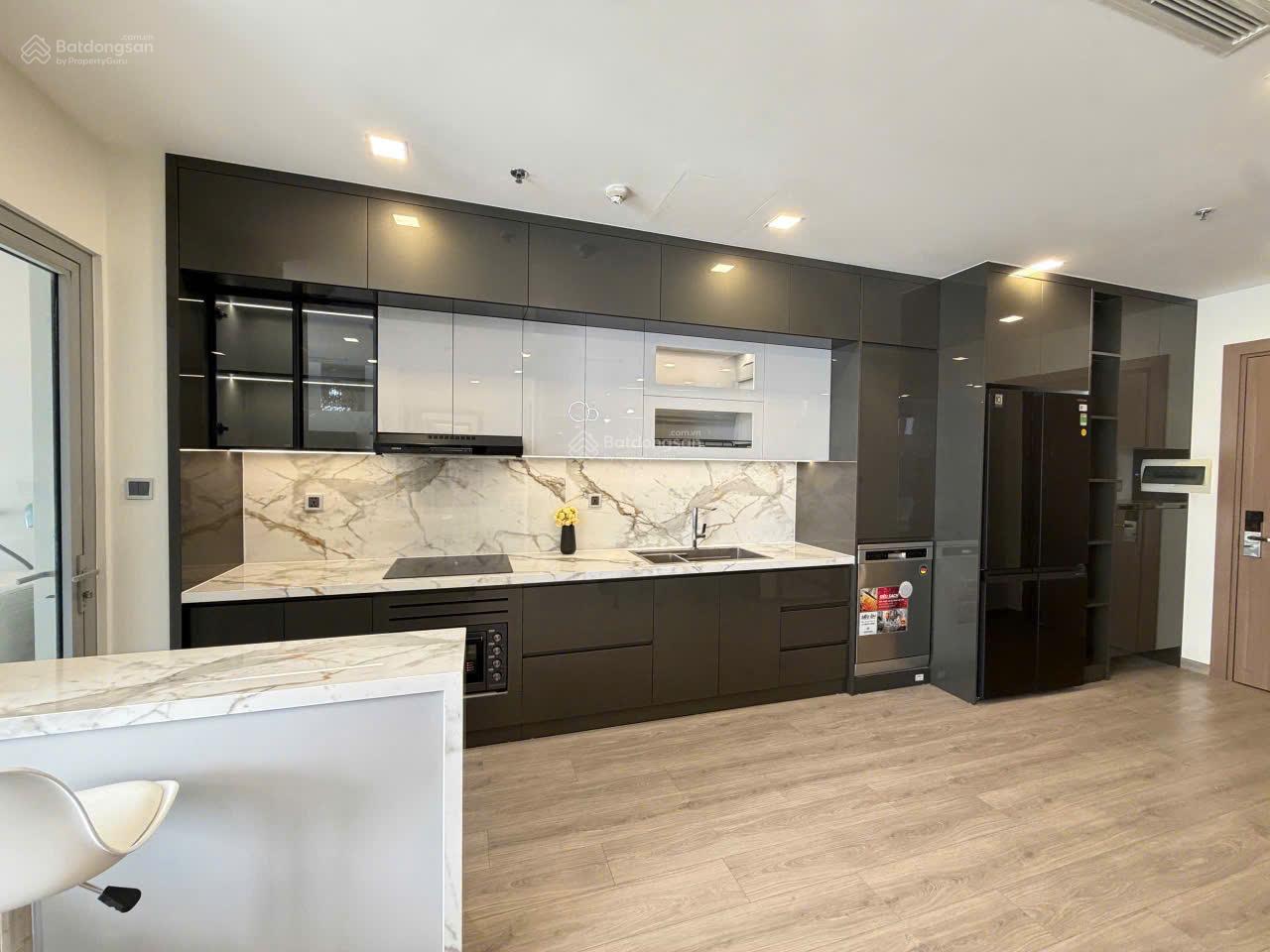 Bán 2PN view thành phố - Vinhomes Central Park - full nội thất decor mới. DT 87,5m². LH 0397 383 ***