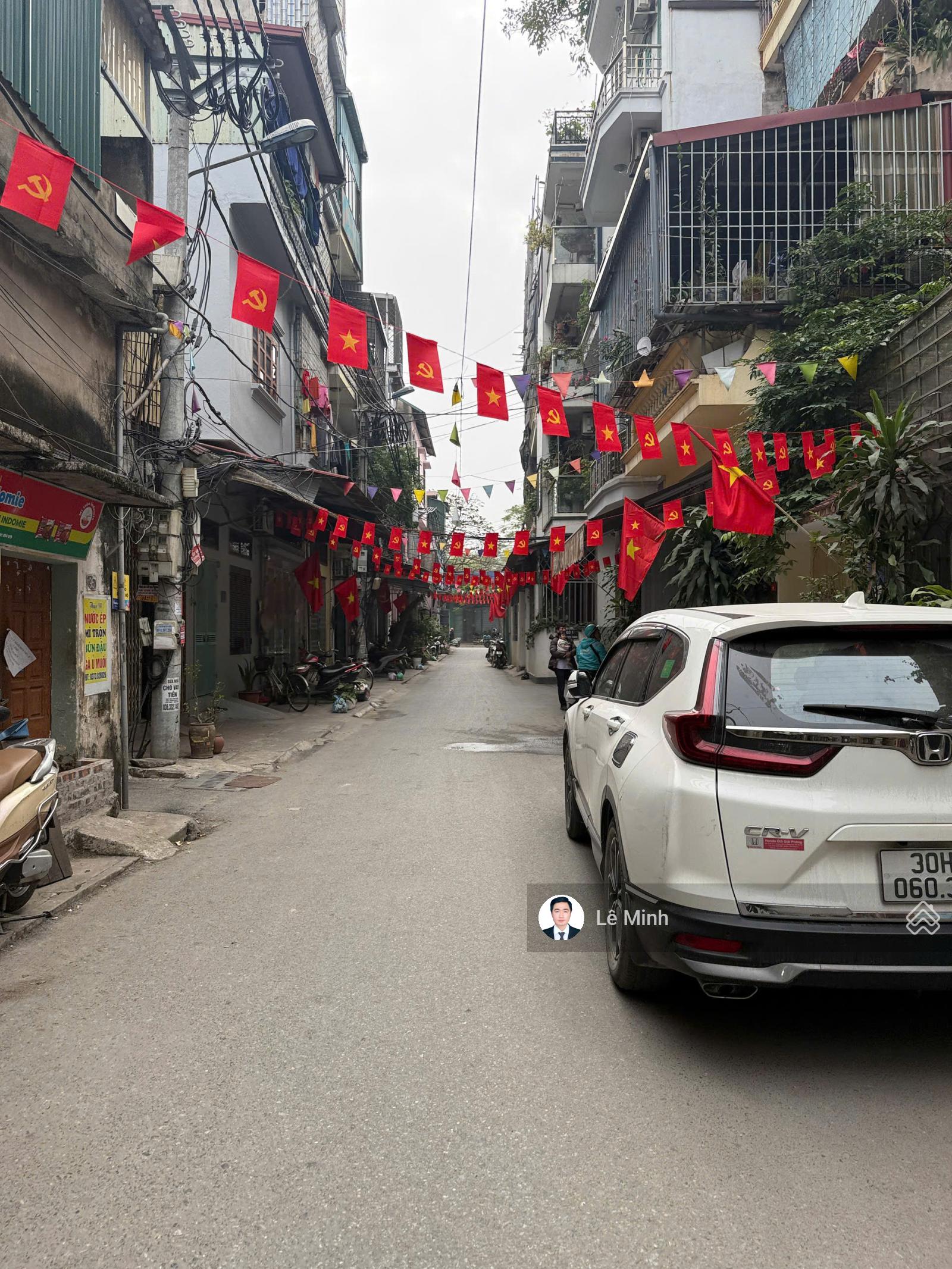 Nhà mặt phố ô tô tránh kinh doanh và ở đẹp 70m2, MT 5m vuông vắn. Giá chỉ 17.5 tỷ có thương lượng