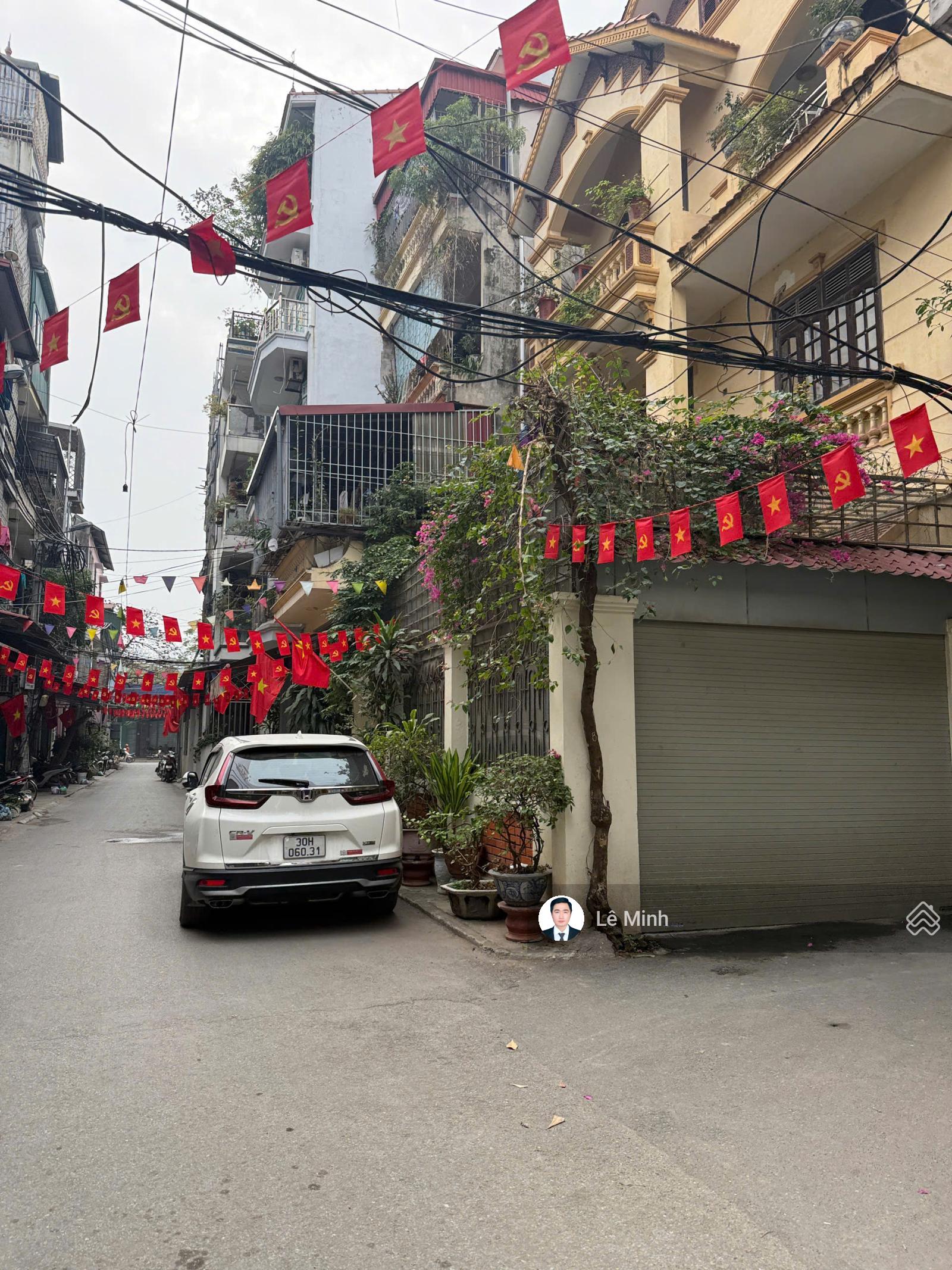Nhà mặt phố ô tô tránh kinh doanh và ở đẹp 70m2, MT 5m vuông vắn. Giá chỉ 17.5 tỷ có thương lượng
