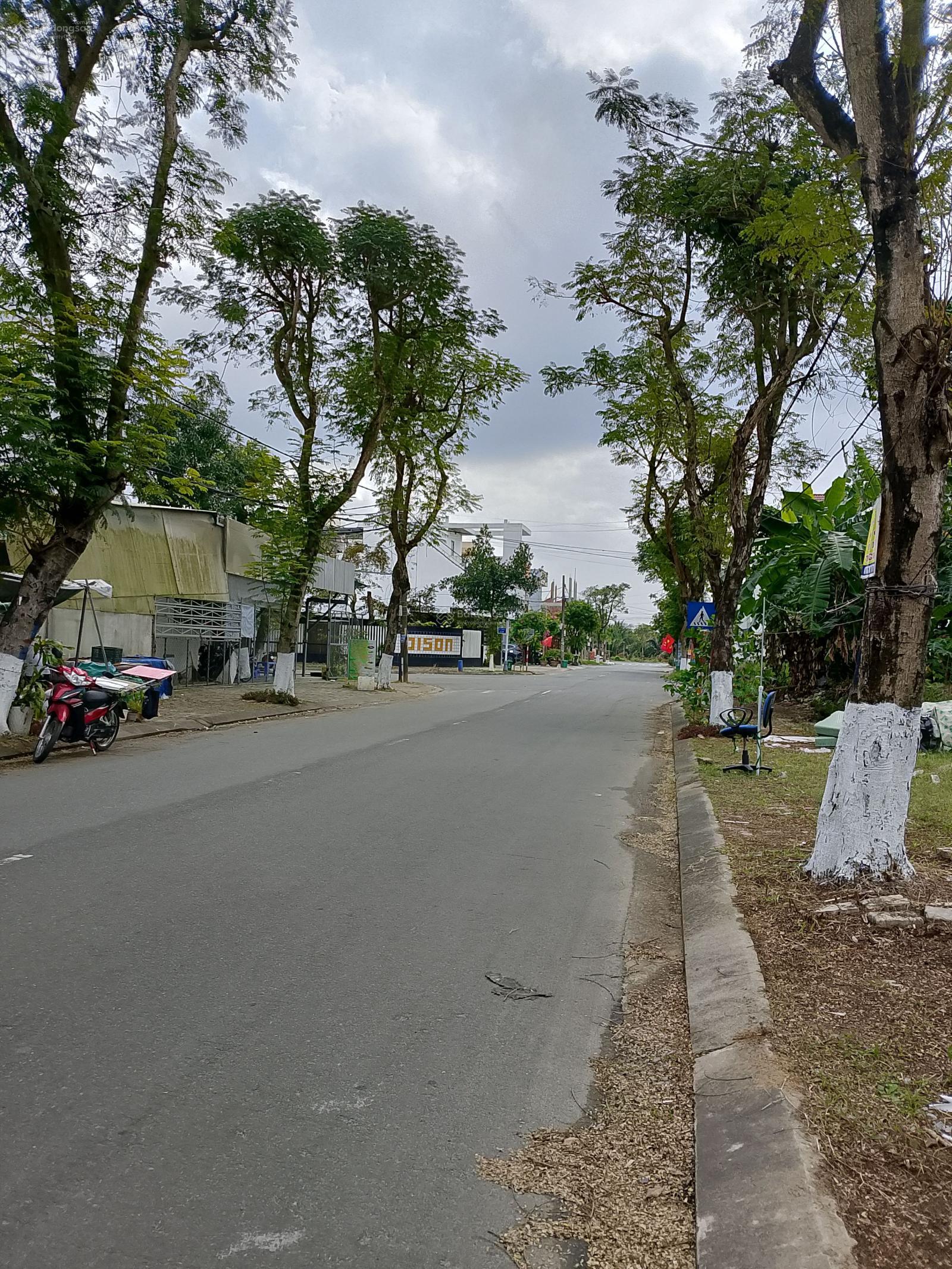 Bán lô góc ngã 4 Trần Quý Hai, Cẩm Lệ, Đà Nẵng gần đường Thăng Long. LH My 0935 872 *** tư vấn