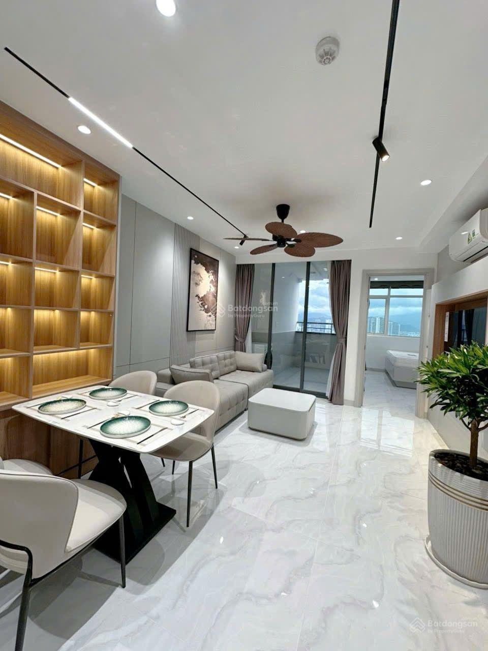 Mường Thanh 04 Trần Phú, Nha Trang bán căn View Đông Nam, Diện tích 69 m2 full nội thất mới đẹp.