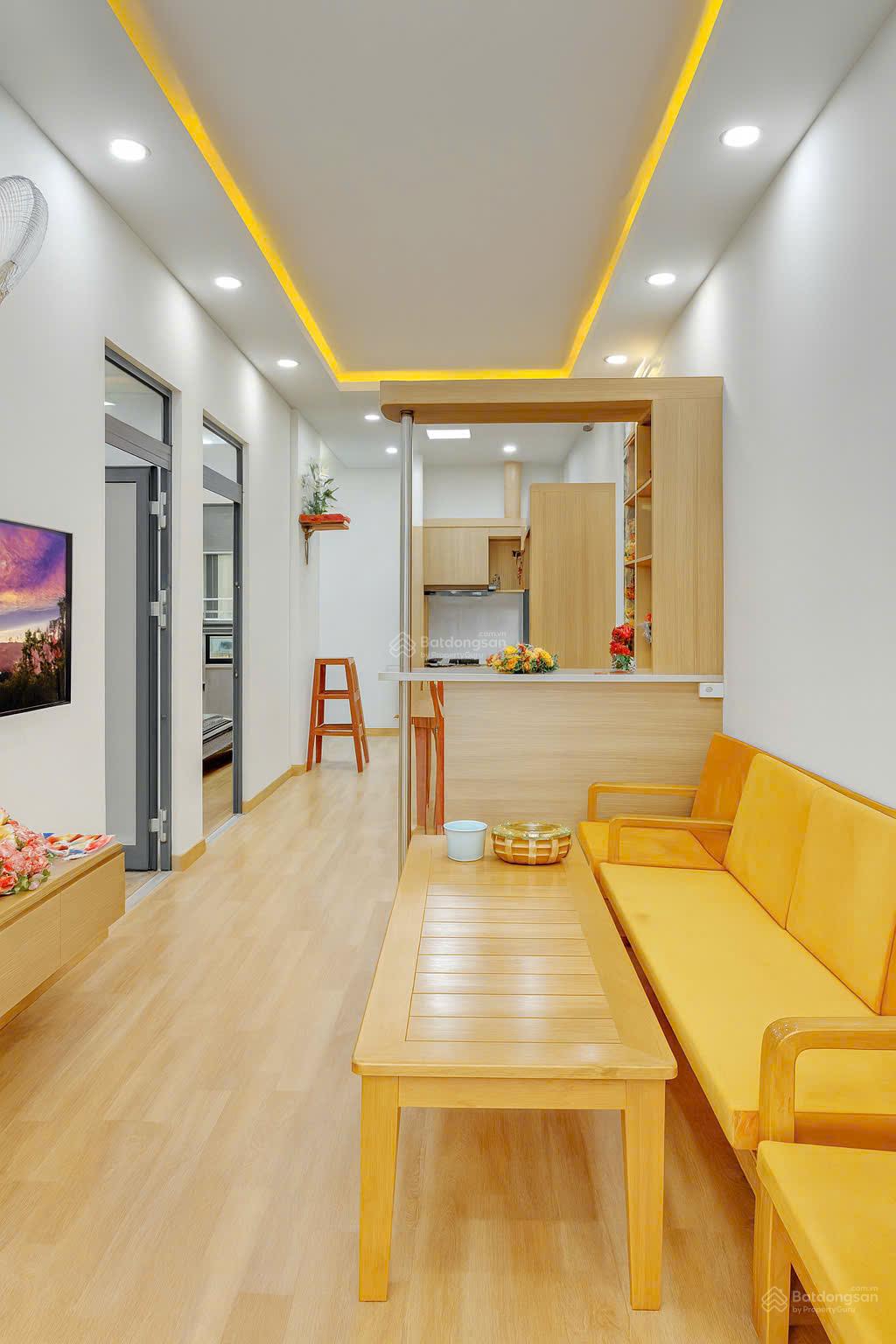 Nhà tái định cư Ngọc Sơn Ngô Đến dt 101m2 ngang 6m đường 13m