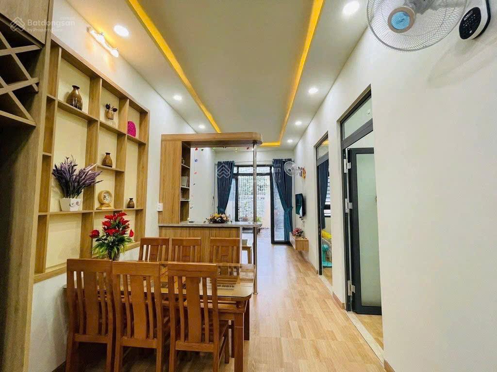 Nhà tái định cư Ngọc Sơn Ngô Đến dt 101m2 ngang 6m đường 13m