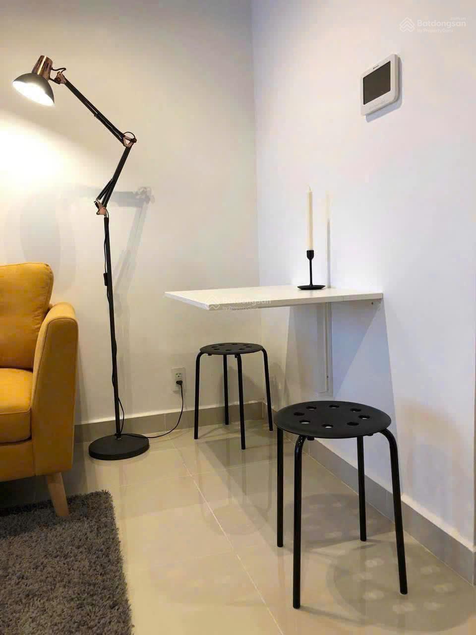 Chính chủ cần cho thuê gấp căn hộ Sky Center 36m2 OT 9.5 triệu ở liền.ĐT: 0909 476 *** Cường view mát