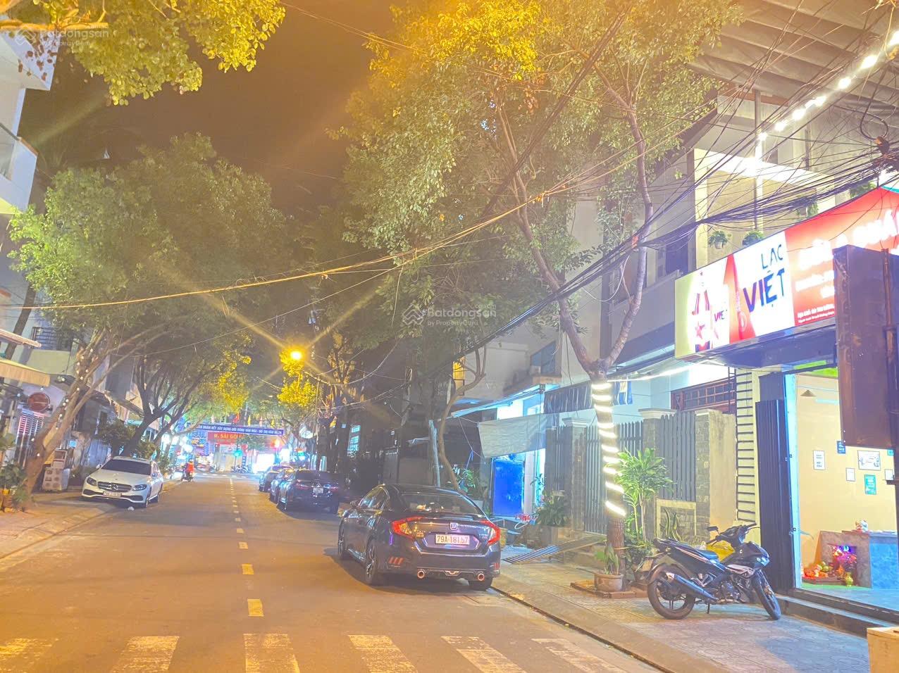 BÁN NHÀ MẶT TIỀN THI SÁCH KHU PHỐ TRUNG TÂM KINH DOANH