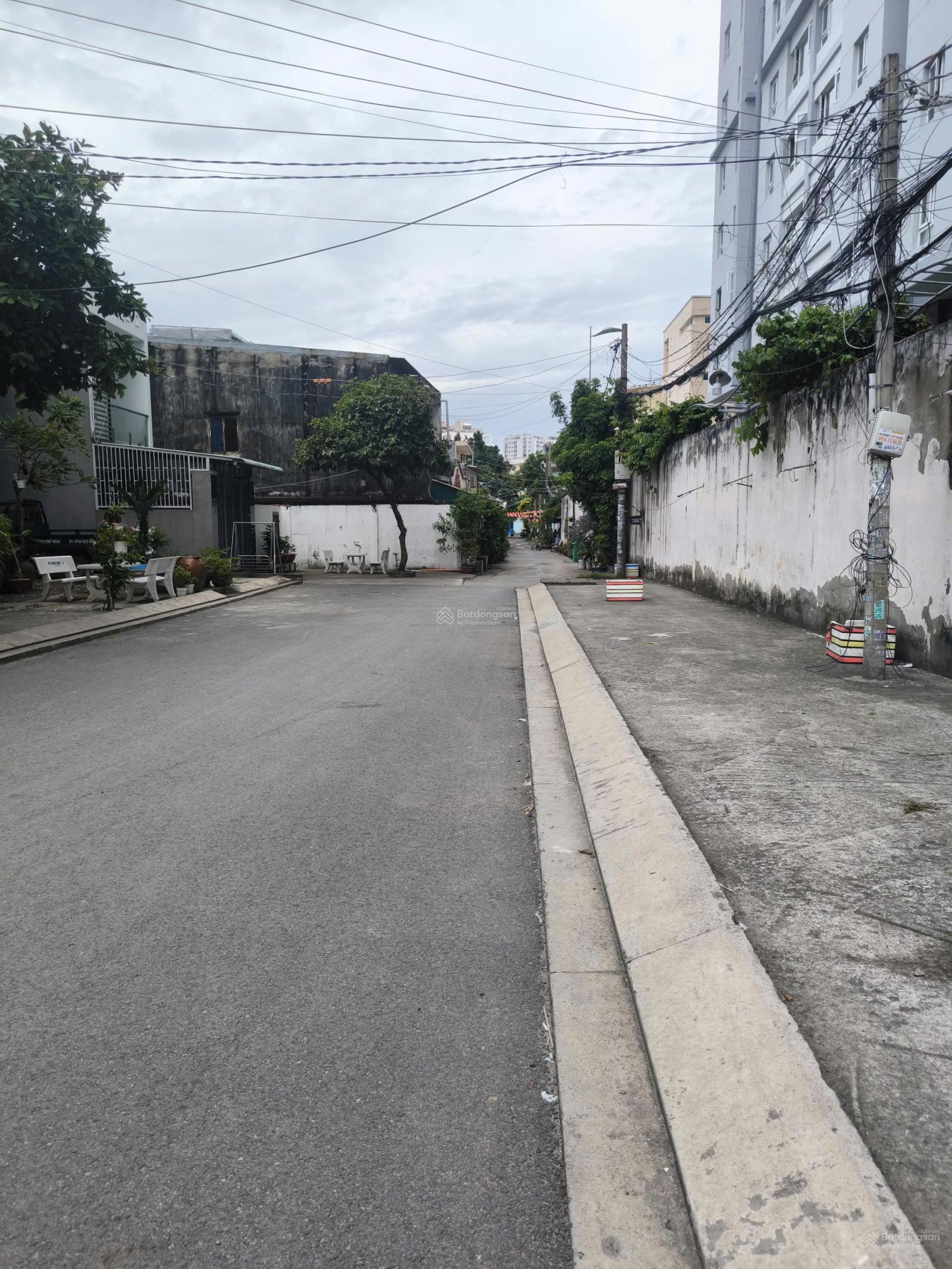 Bán Đất Tặng Nhà Nát 2 MT Hẻm oto né Gần Emart Phan Huy Ích DT: 5x19 Vuông Vức Ko Lỗi Phong Thủy Bán Đất Tặng Nhà Nát 2 MT Hẻm oto né Gần Emart Phan Huy Ích DT: 5x19 Vuông Vức Ko Lỗi Phong Thủy