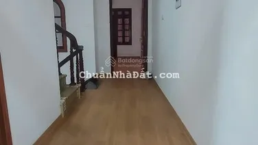 Nhà PL Quan Nhân (ngay Cống Mọc). DT 90m2 x 5T, Mt 4,3m. ngõ vỉa hè ôtô tránh nhau. Giá 28,5 tỷ.
