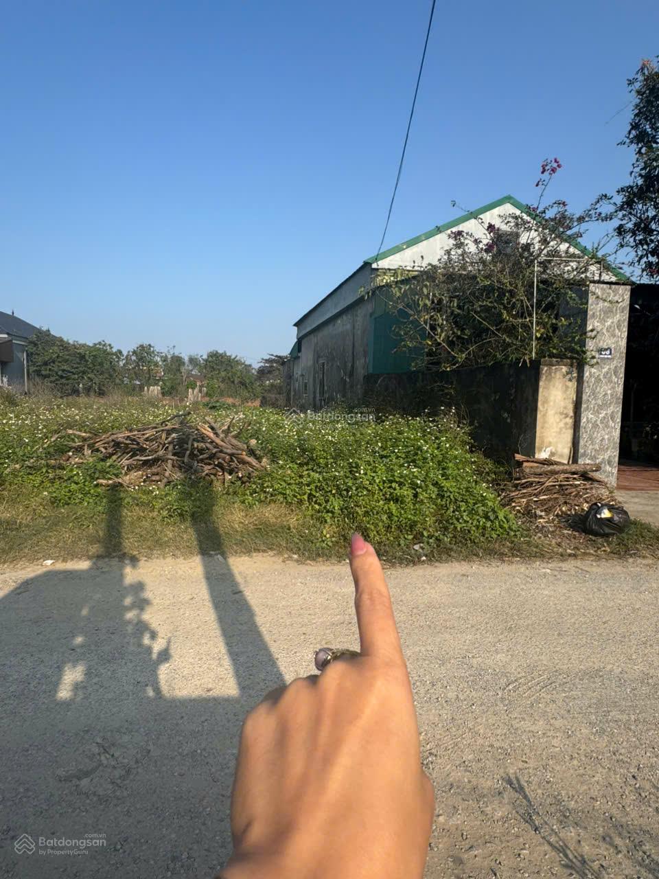 Ra lô đất đường Vương Thúc Oánh - Nghi ân- Thông thoáng rộng rãi mà giá chỉ loanh quanh 2X triệu/m