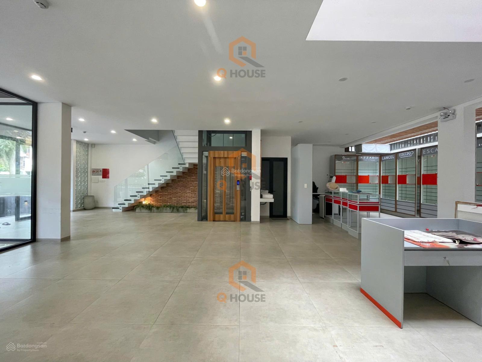 Cho thuê tòa nhà văn phòng ngay Bát Nàn - Thạnh Mỹ Lợi 10*18m, hầm 4 tầng thang máy 90 triệu/tháng