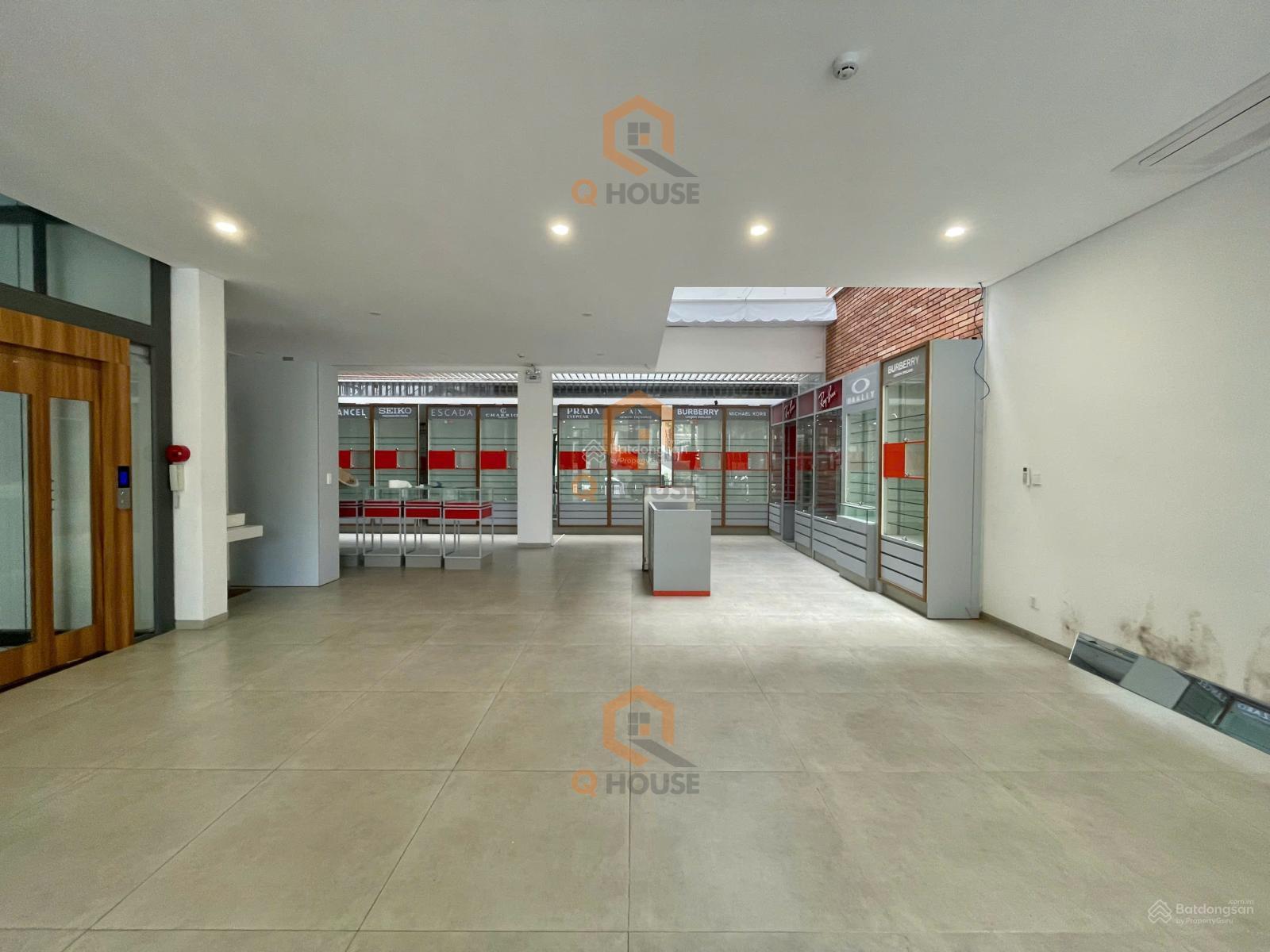 Cho thuê tòa nhà văn phòng ngay Bát Nàn - Thạnh Mỹ Lợi 10*18m, hầm 4 tầng thang máy 90 triệu/tháng