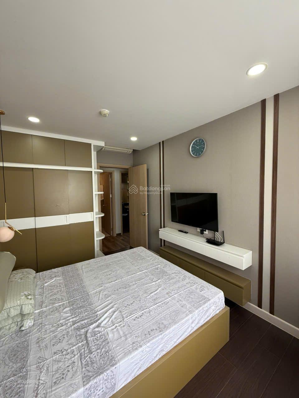 Cần bán gấp căn 2PN tại The Sun Avenue - Đã có sẵn sổ hồng chỉ 7,4 tỷ bao phí. LH 090668922