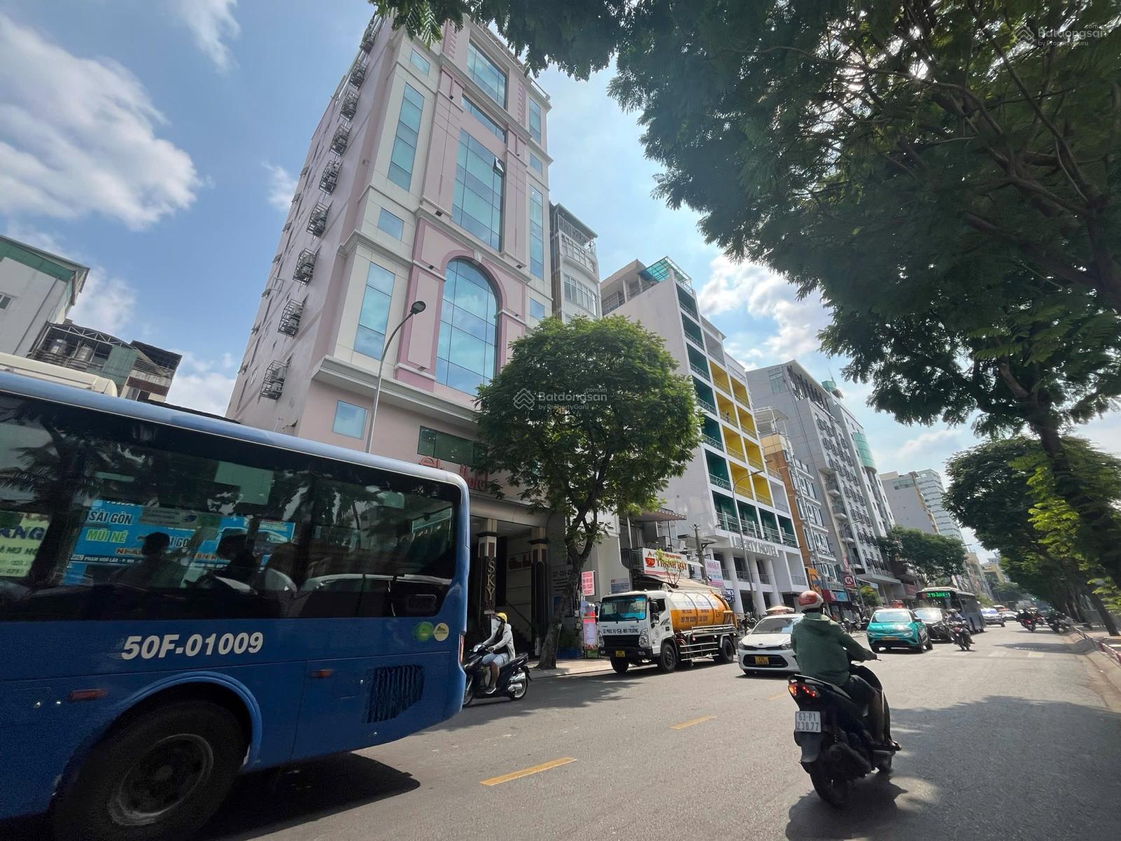 Giảm Sâu 30 Tỷ - Bán Nhà Mặt Tiền Phạm Ngũ Lão, P.PNL, Quận 1. DT 8x16m, 6 Tầng, Giá Chỉ 99 Tỷ