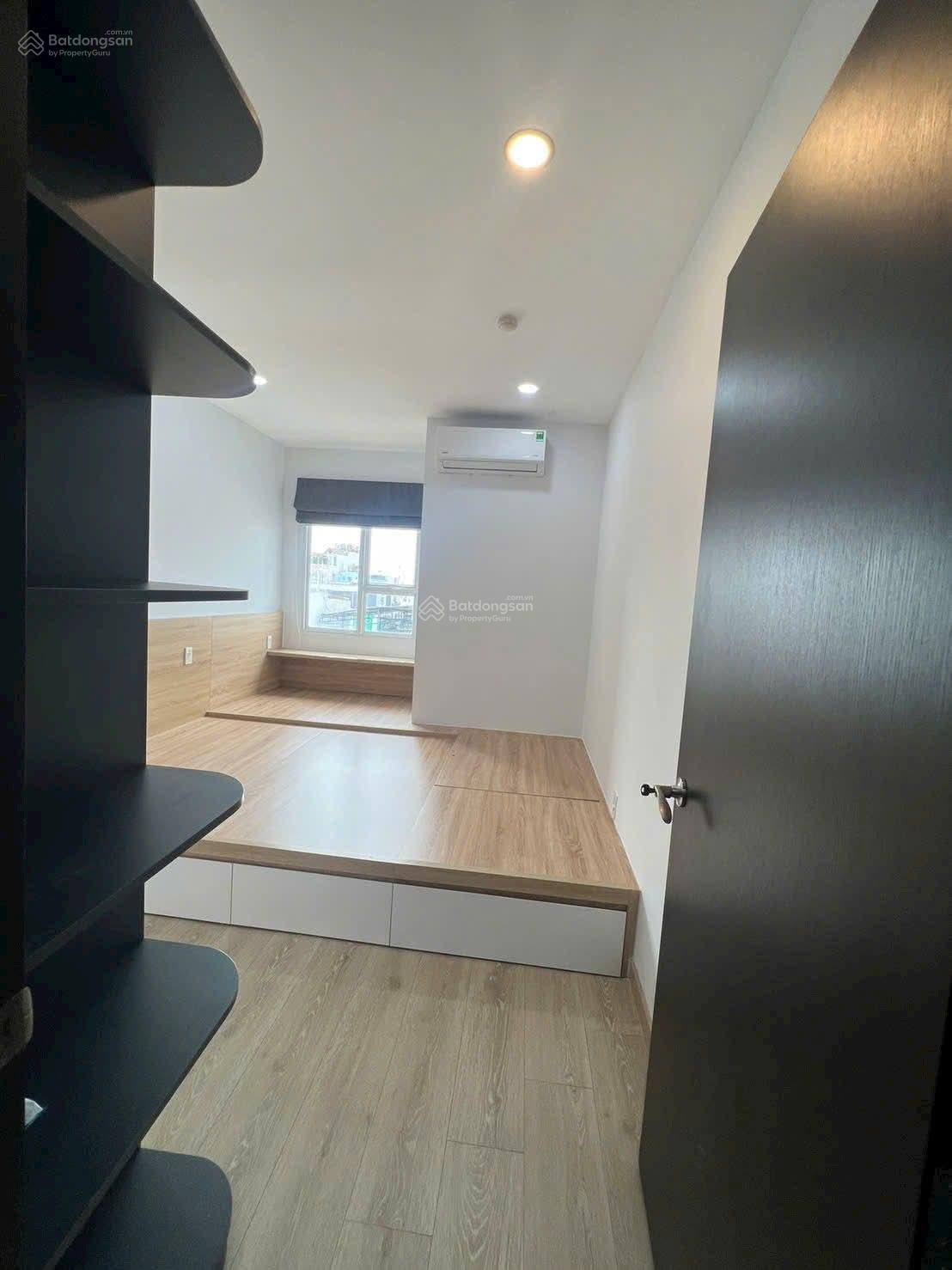 Bán gấp chung cư Lotus Garden giá tốt 71m2 đường Trịnh Đình Thảo, Q. Tân Phú 2 phòng ngủ có sổ hồng